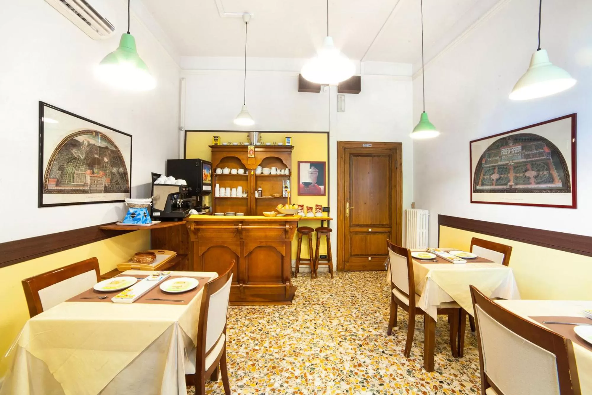 Communal lounge/ TV room in Melody House