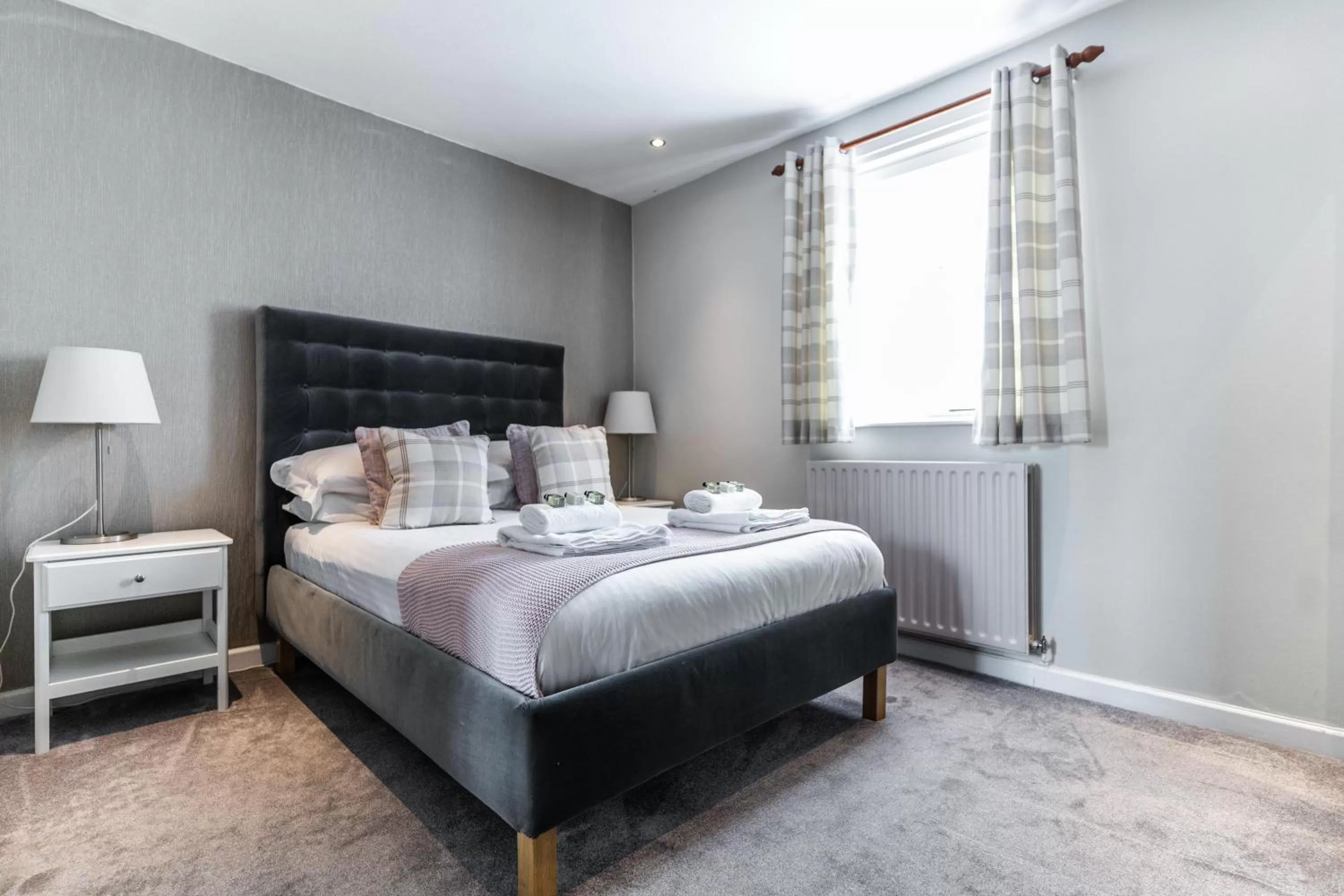 Bedroom, Bed in Black Horse Hotel