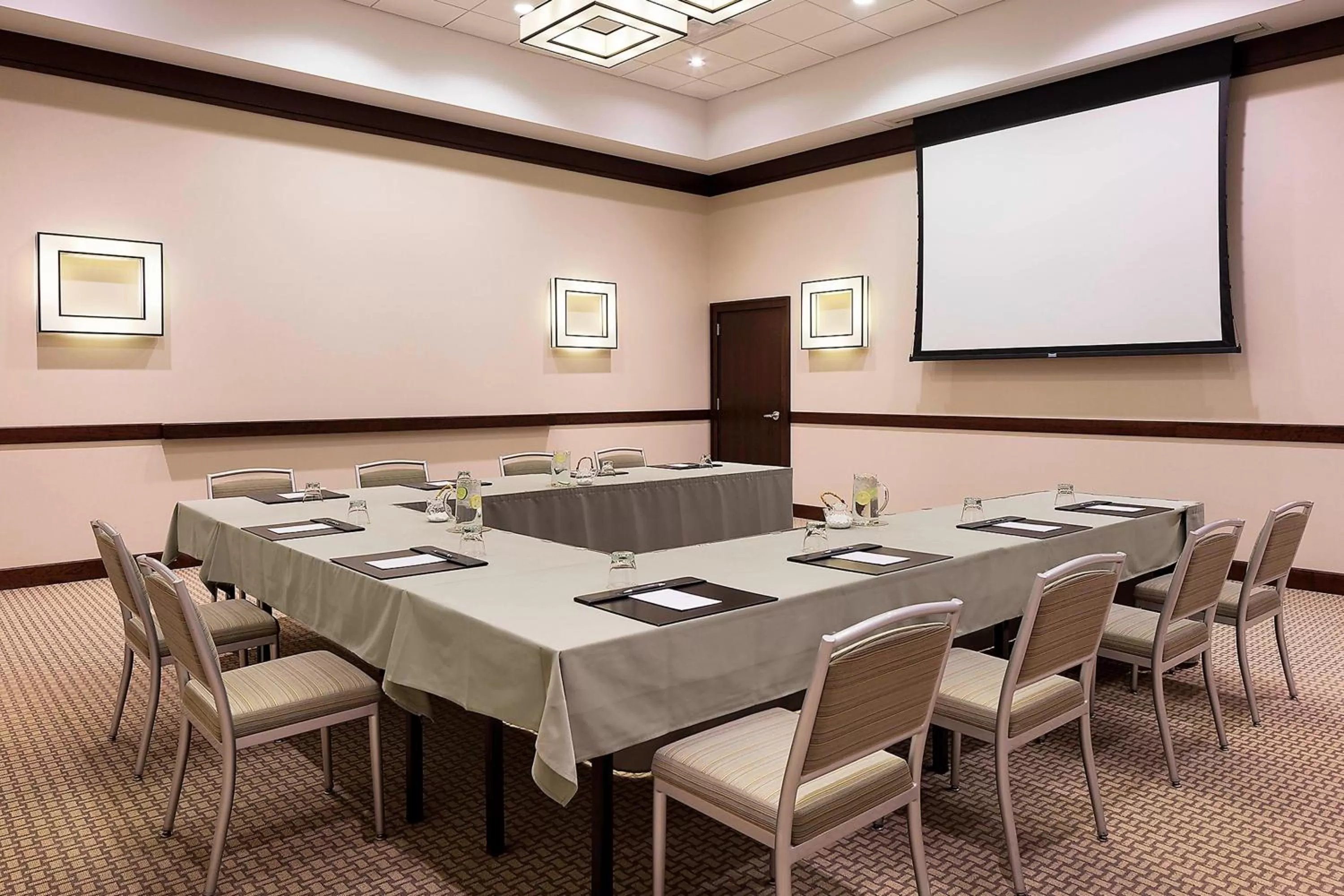 Meeting/conference room in The Westin Edina Galleria