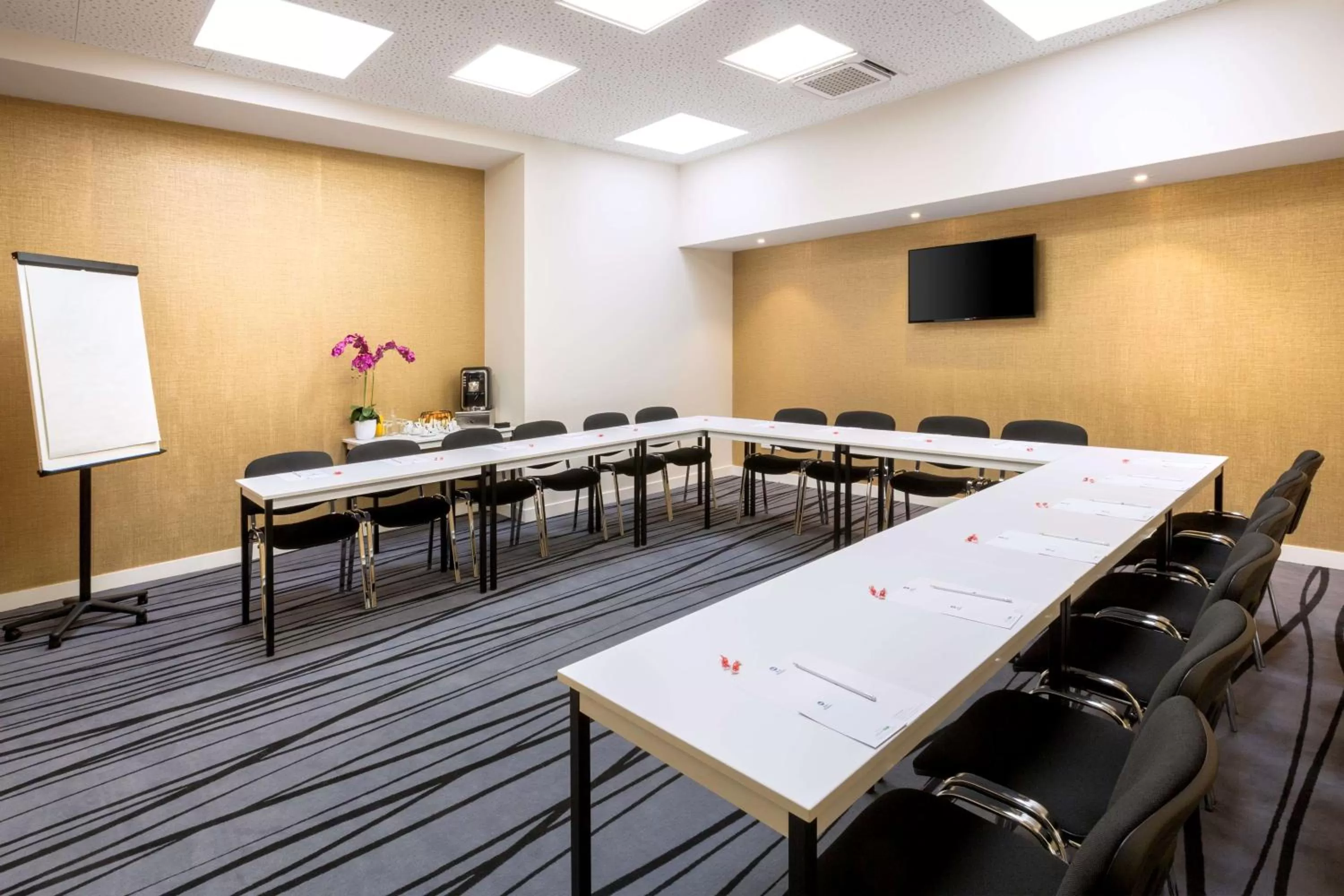 On site in Best Western Hôtel Journel Paris Sud