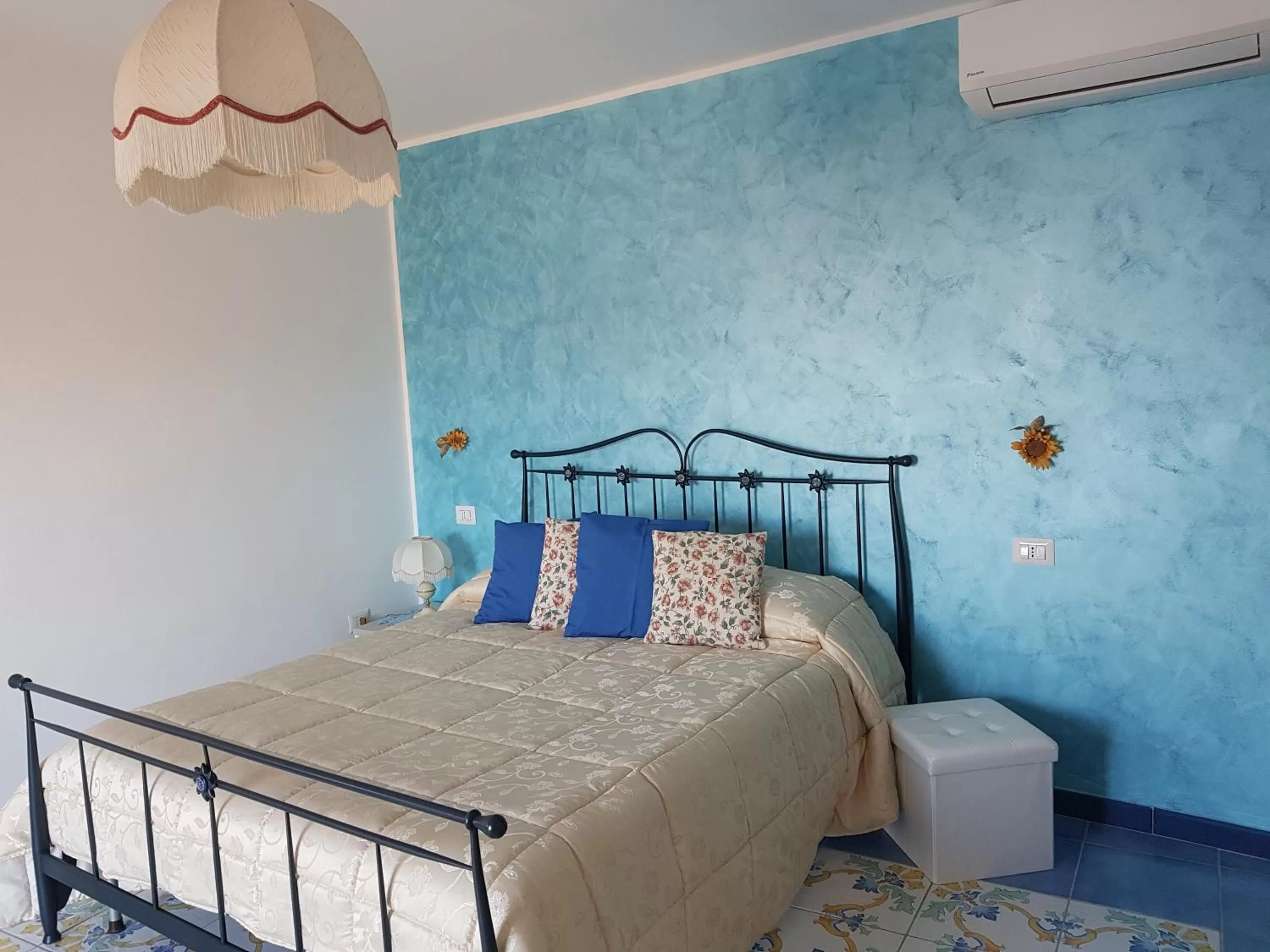 Photo of the whole room, Bed in B&B Oliva