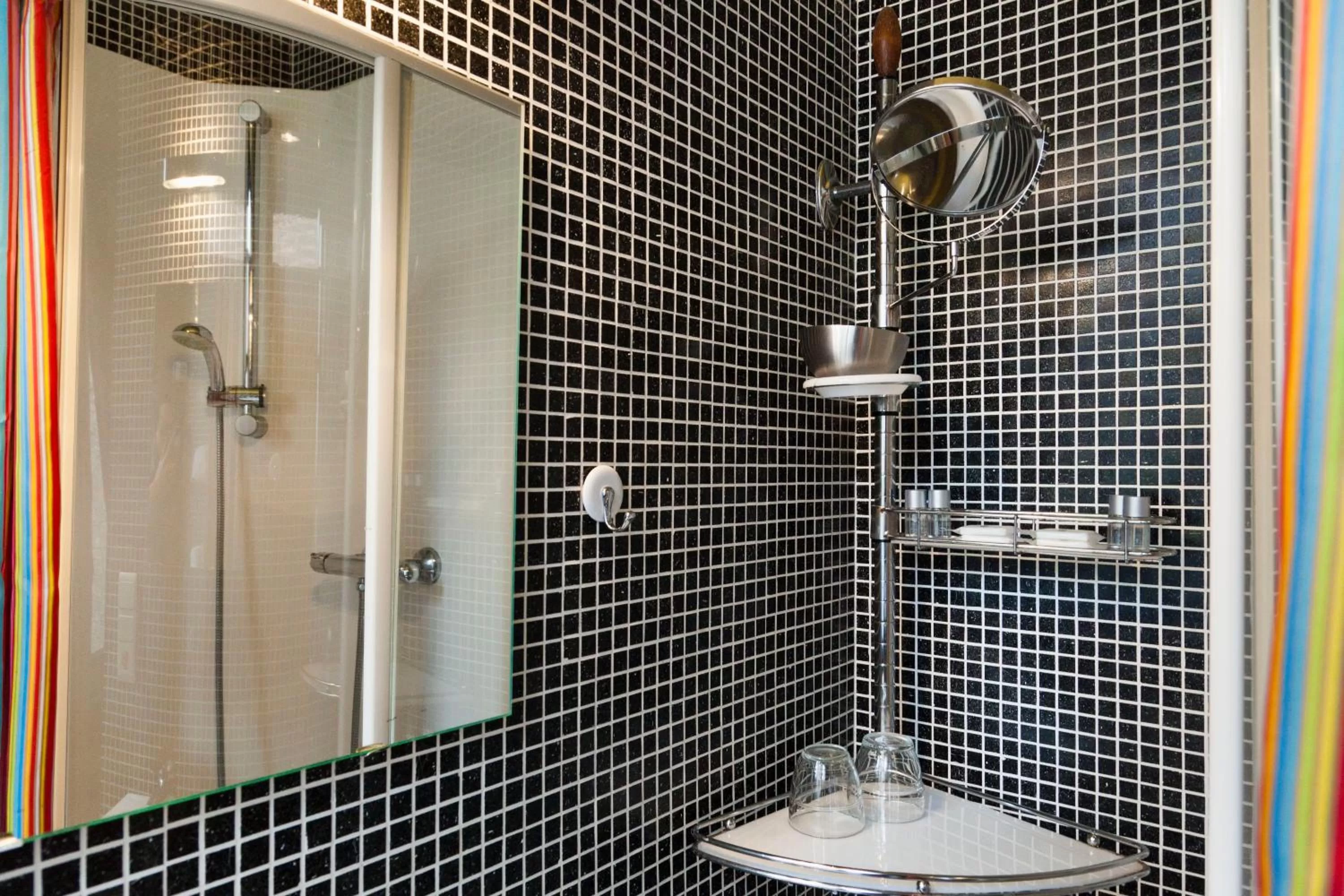 Other in Hotel Diamonds and Pearls