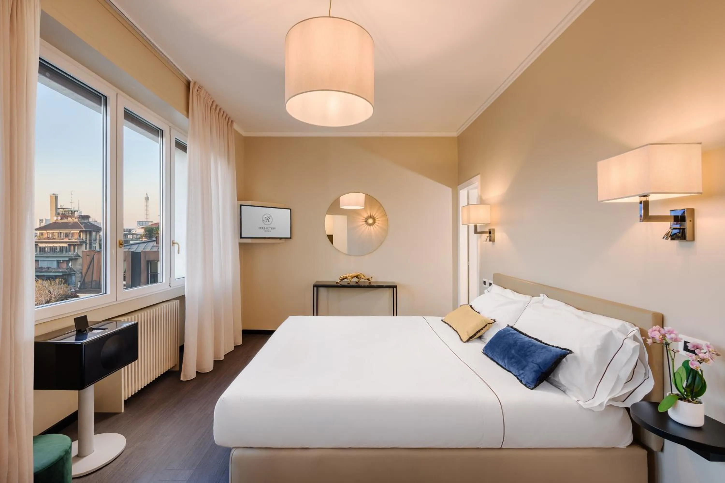 Bedroom, Bed in Hotel Mentana, by R Collection Hotels