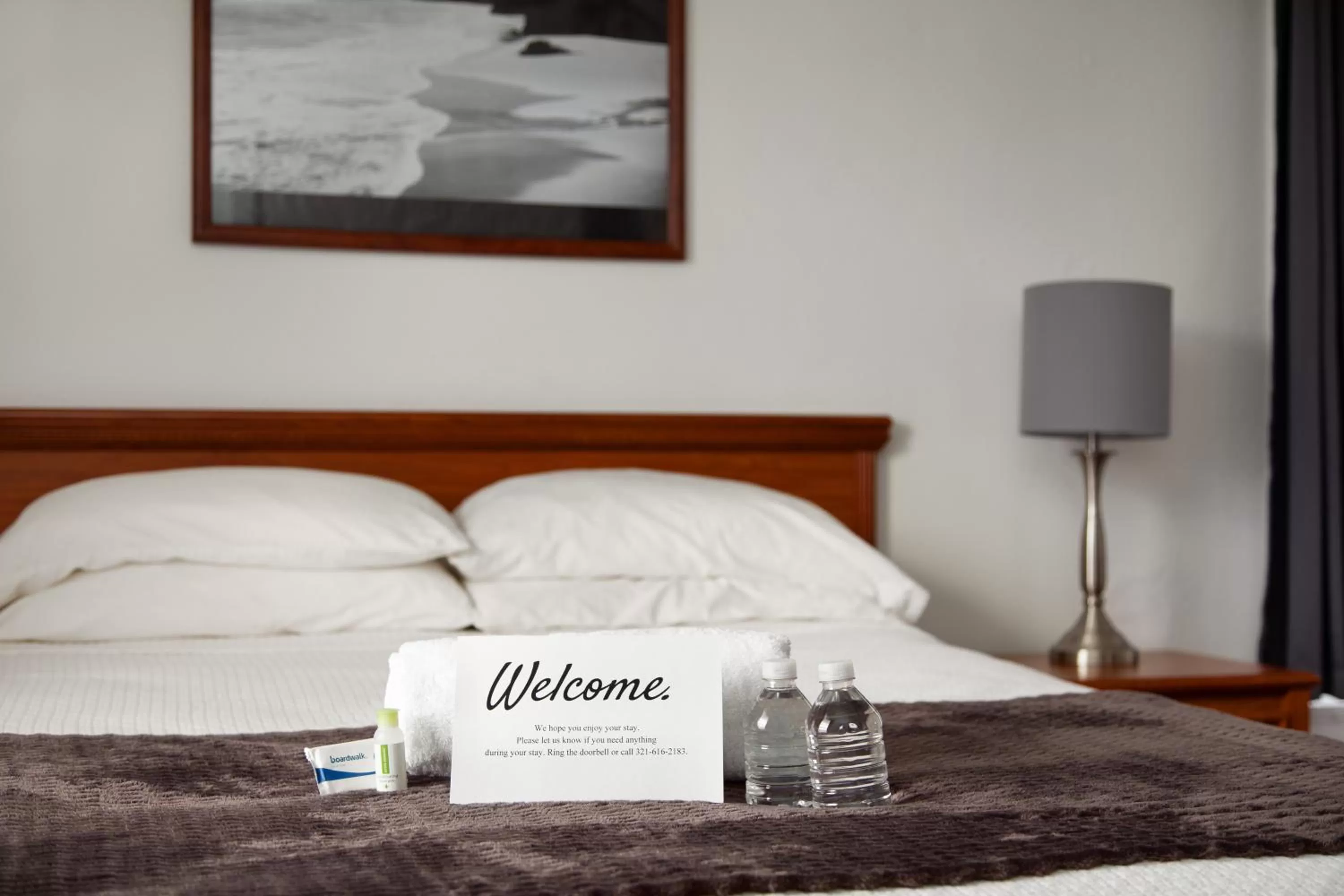 Decorative detail, Bed in Travel Inn of Titusville