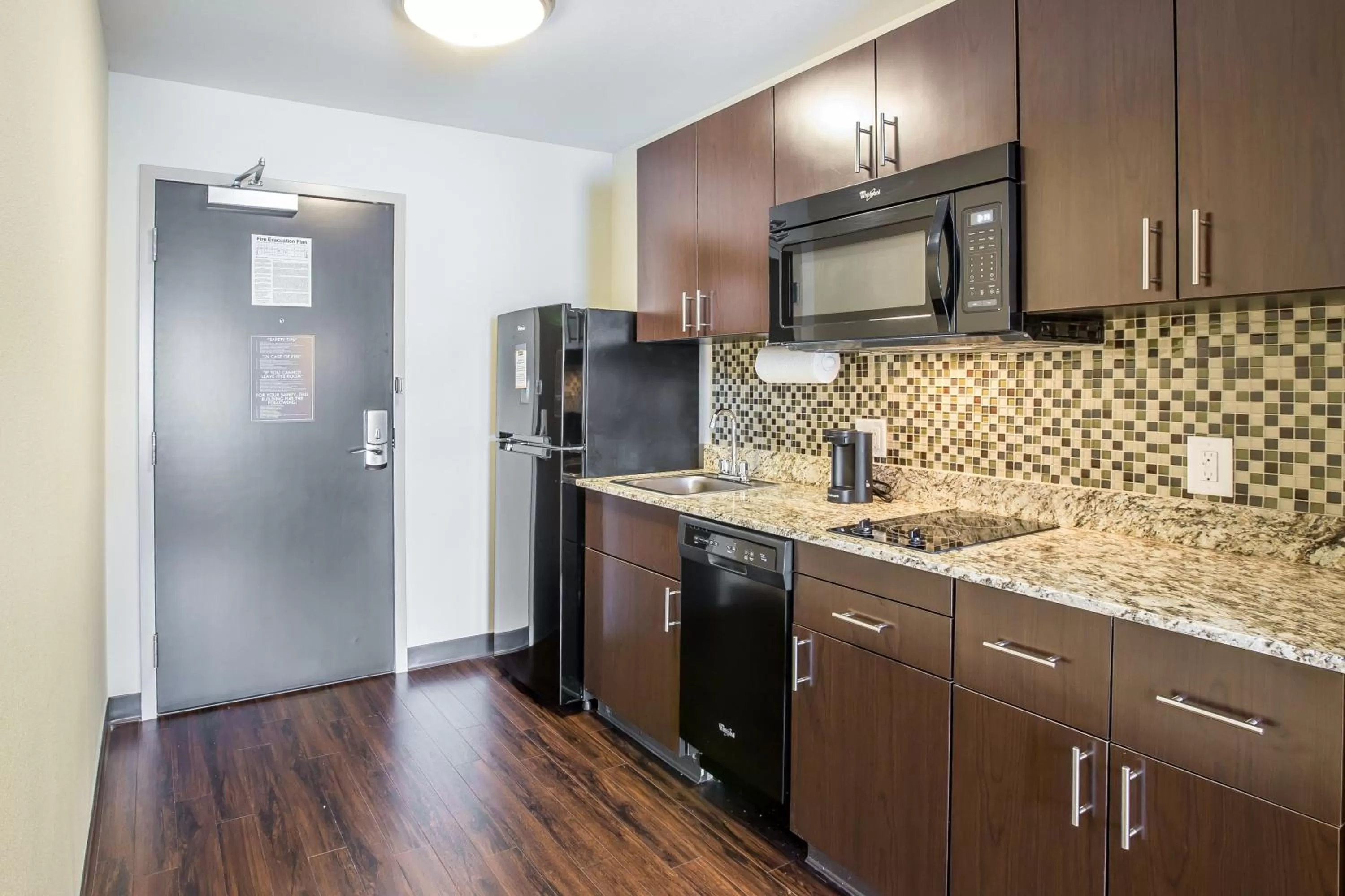 Kitchen or kitchenette in MainStay Suites Cartersville