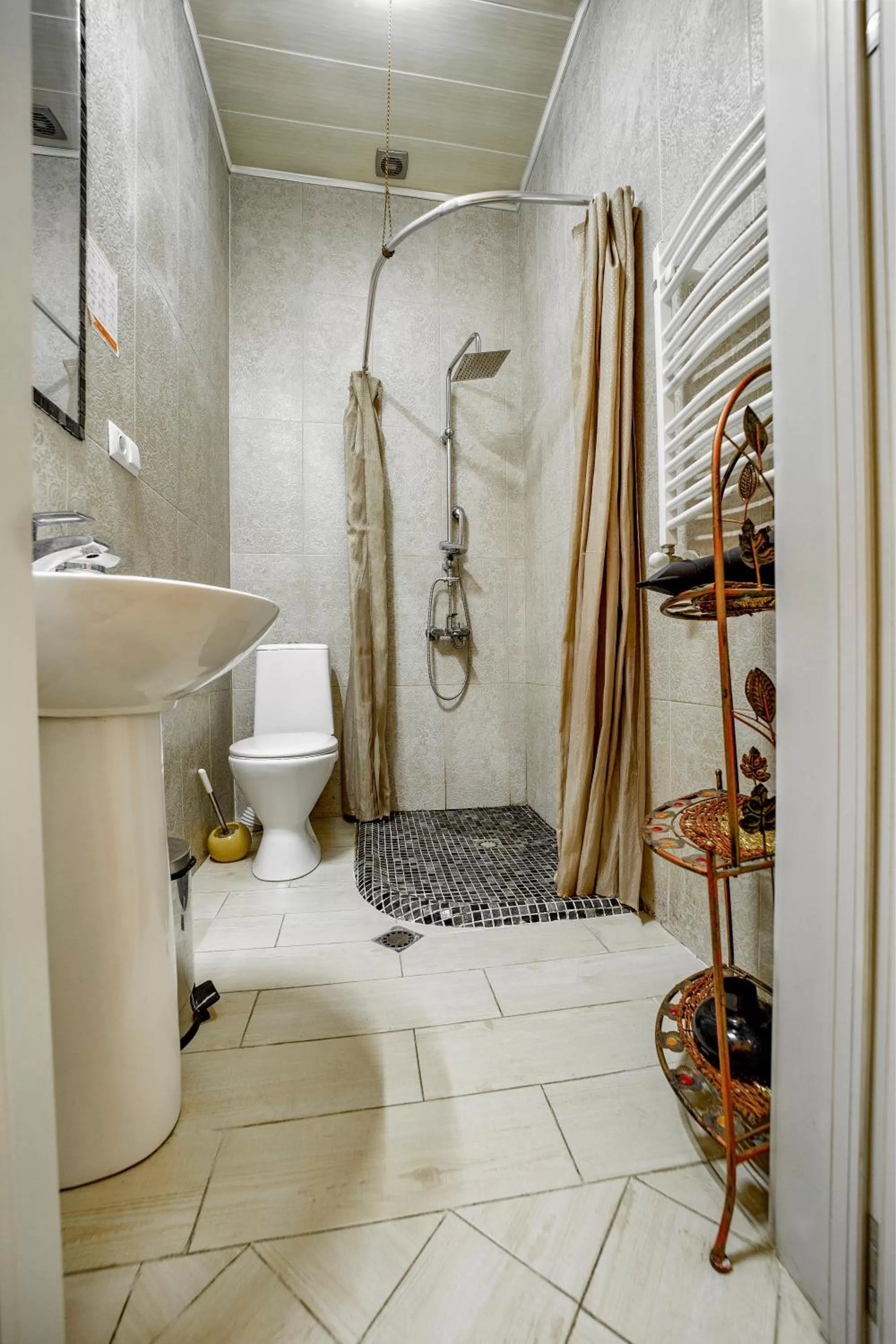 Shower in Old Tbilisi Apart-Hotel