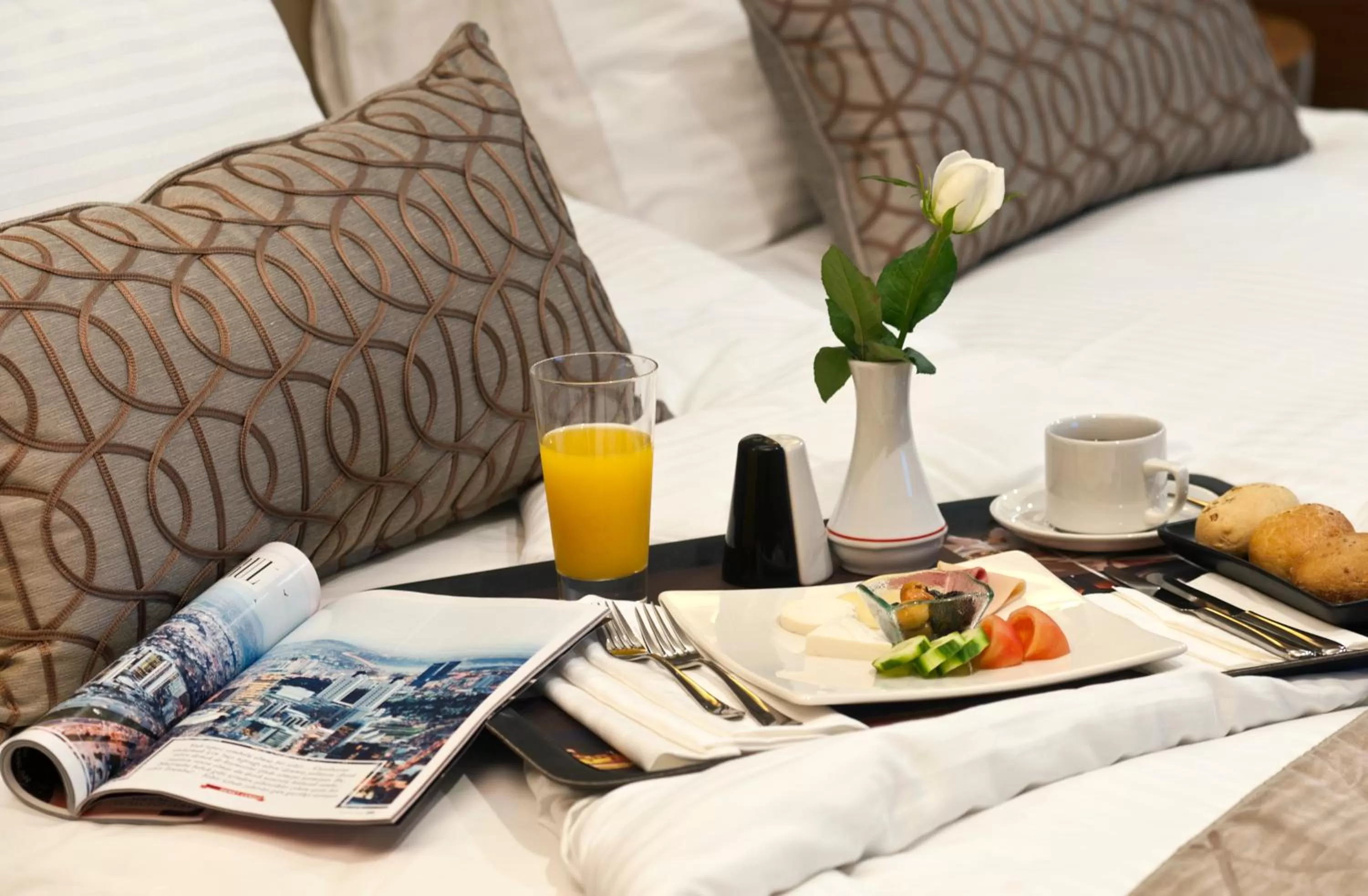 Food and drinks, Bed in Cevahir Hotel Istanbul Asia