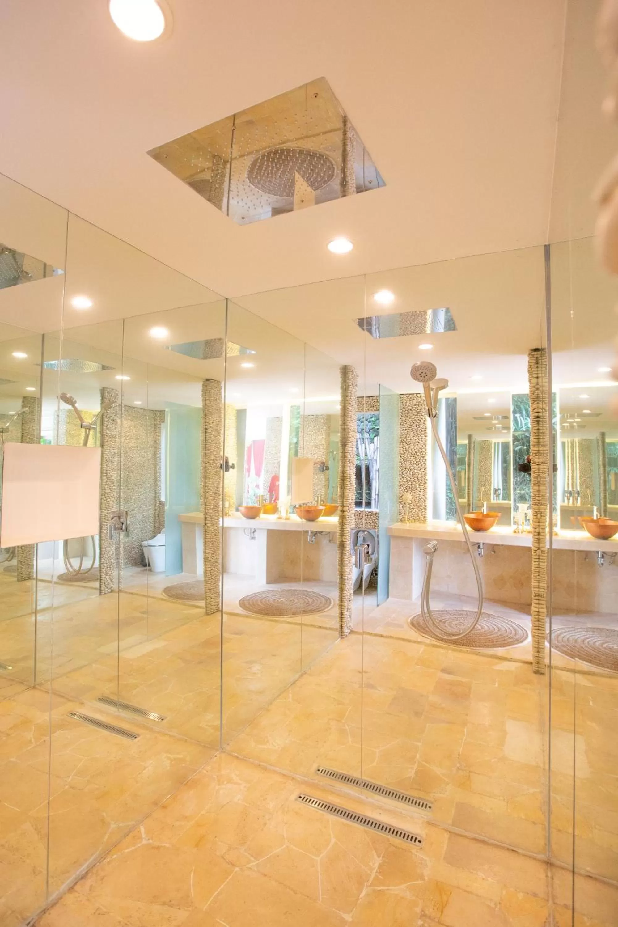 Shower in Villa Cella Bella Ubud
