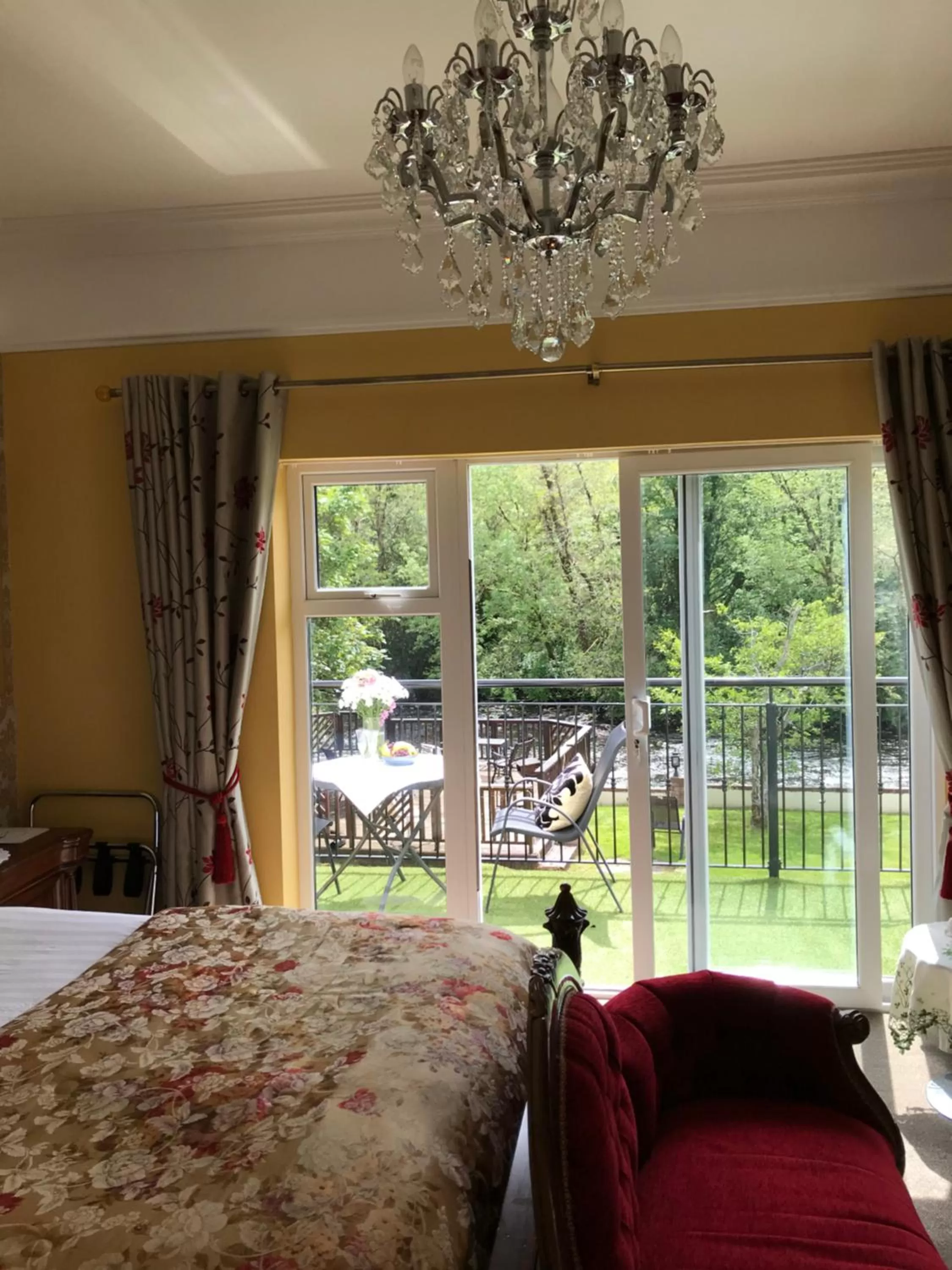 Bed in Crystal Springs B&B