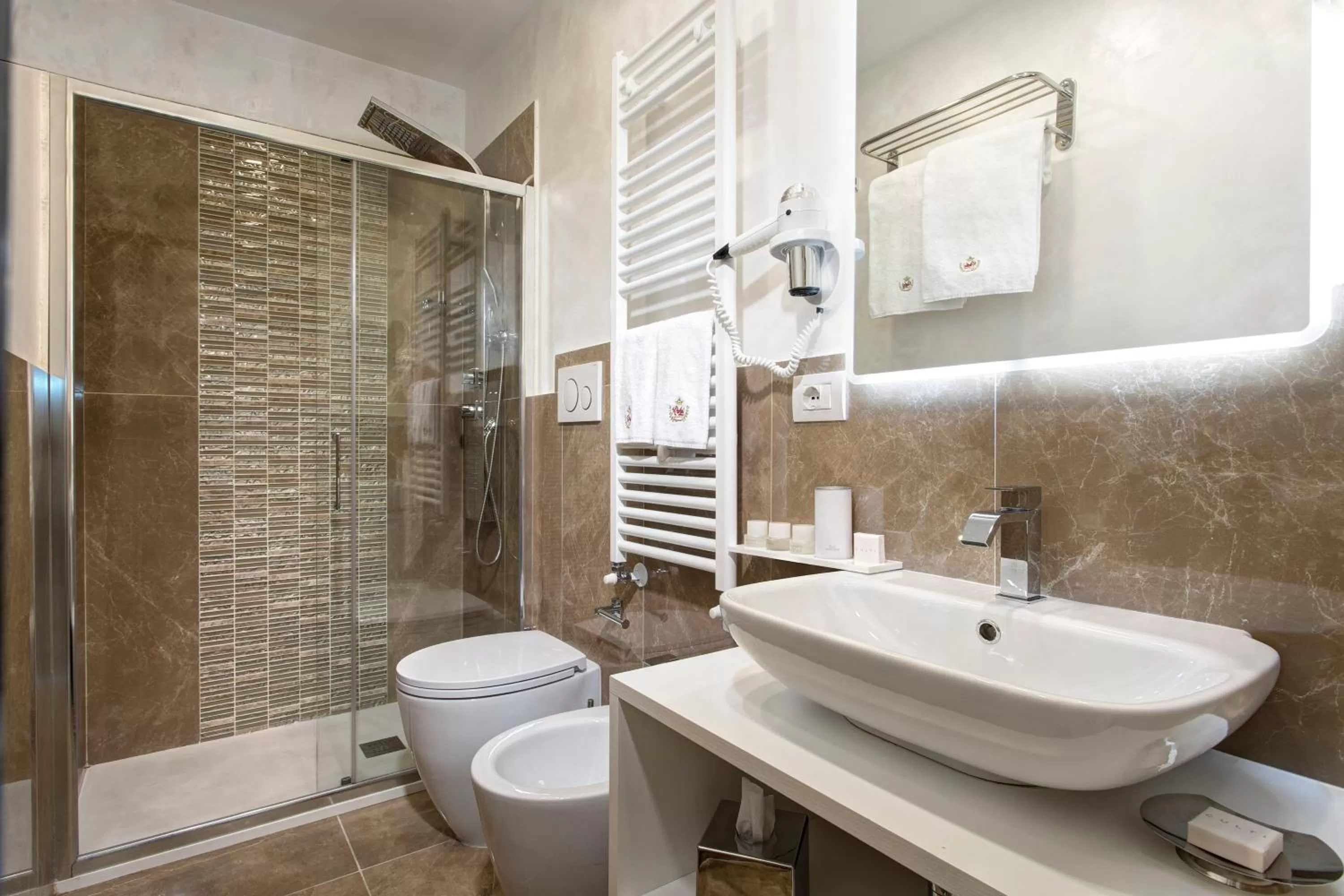 Bathroom in Relais de l'Opera