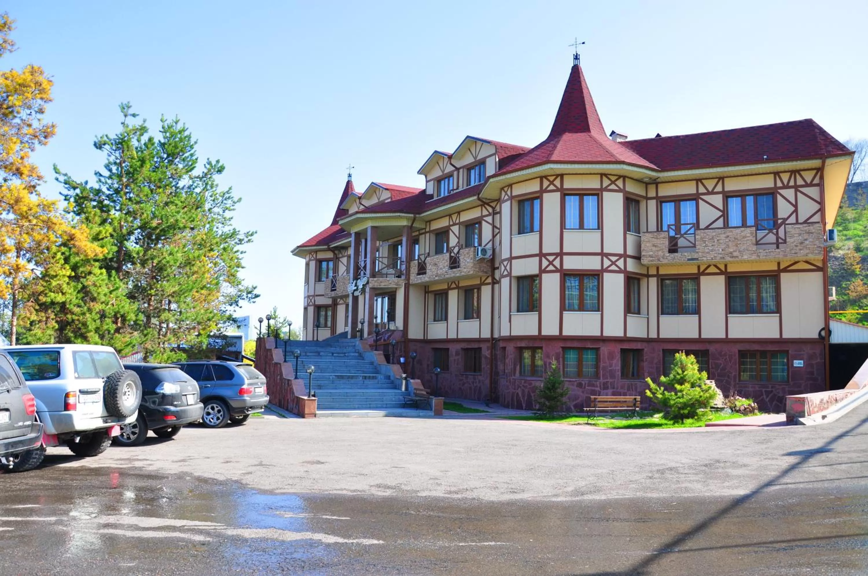 Facade/entrance in Alpen Ville
