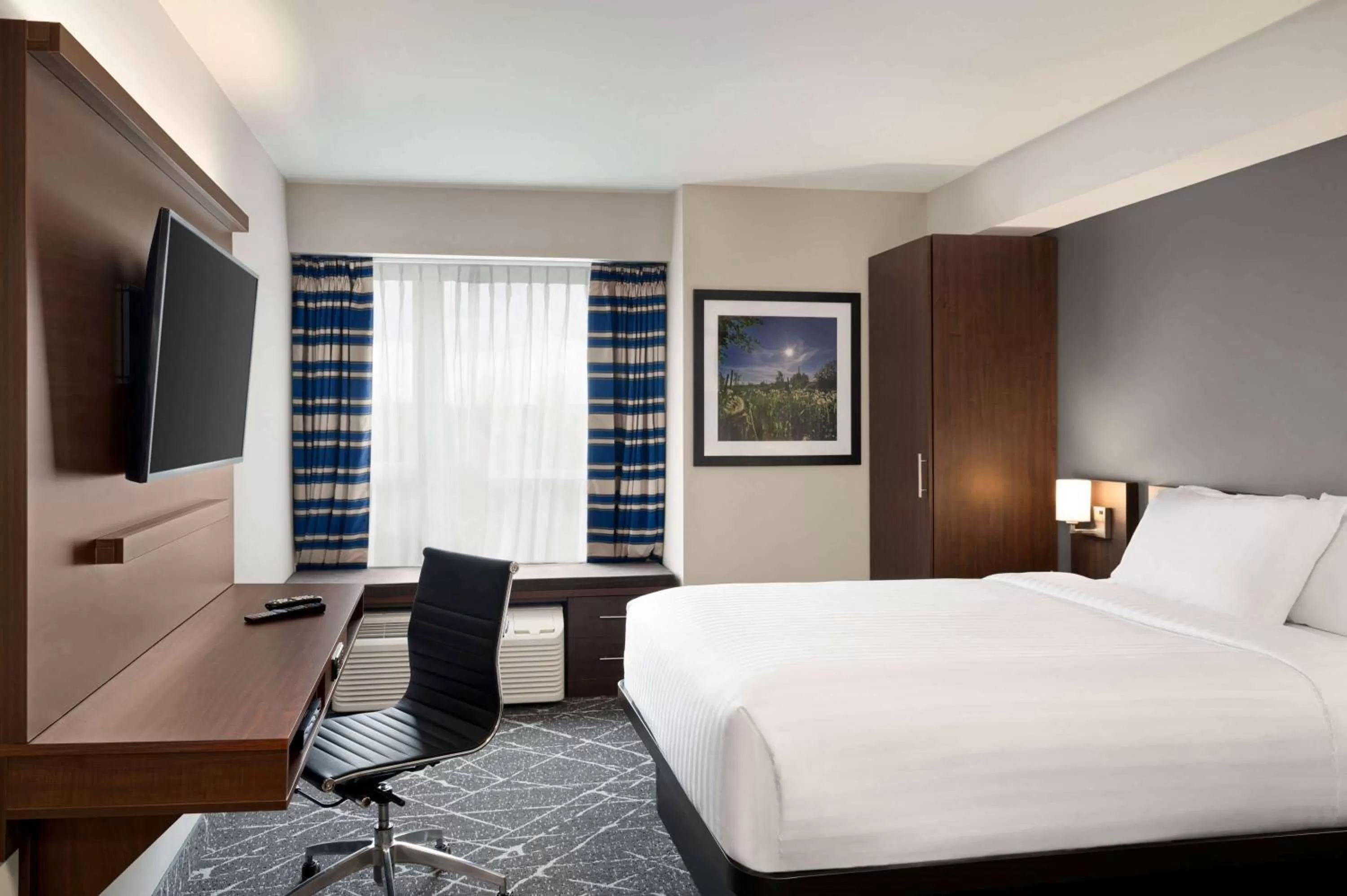 Photo of the whole room, Bed in Microtel Inn & Suites by Wyndham Antigonish