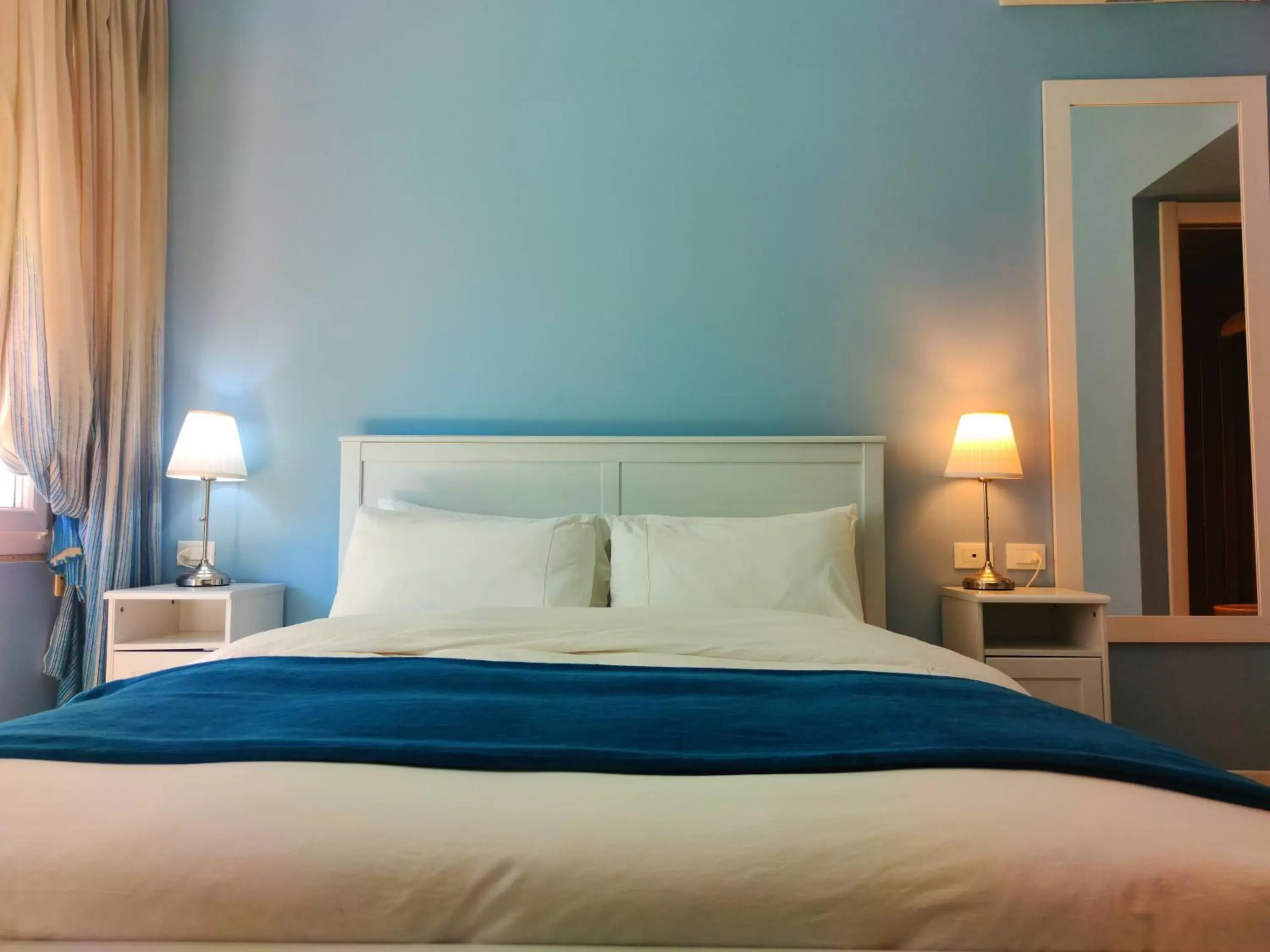 Deluxe Double Room with Balcony in 120 Rodionoff Centro- Eleganza e Facilità di Accesso a Aeroporto e Spiaggia Mondello Deluxe Double Room with Balcony in 120 Rodionoff Centro- Eleganza e Facilità di Accesso a Aeroporto e Spiaggia Mondello