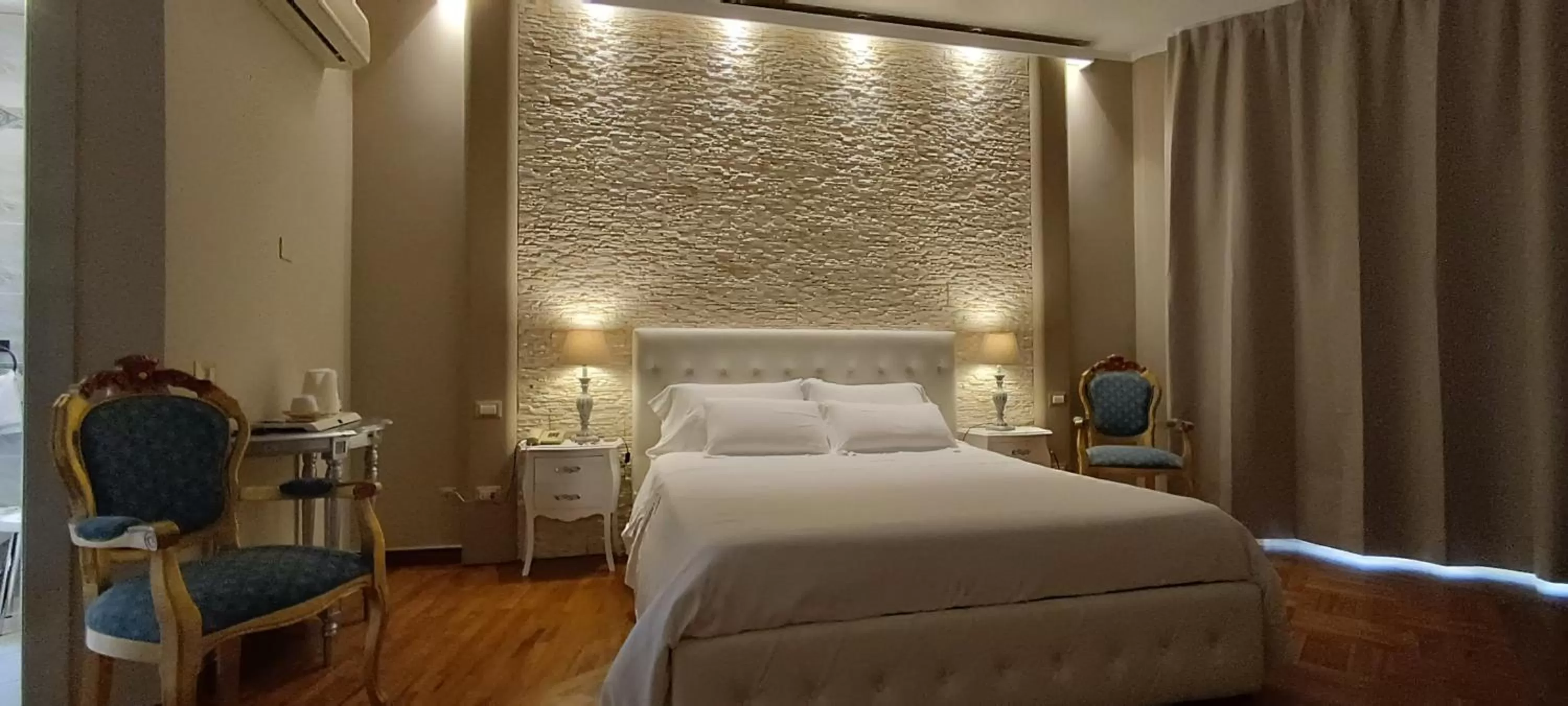 Photo of the whole room, Bed in Hotel Palladium