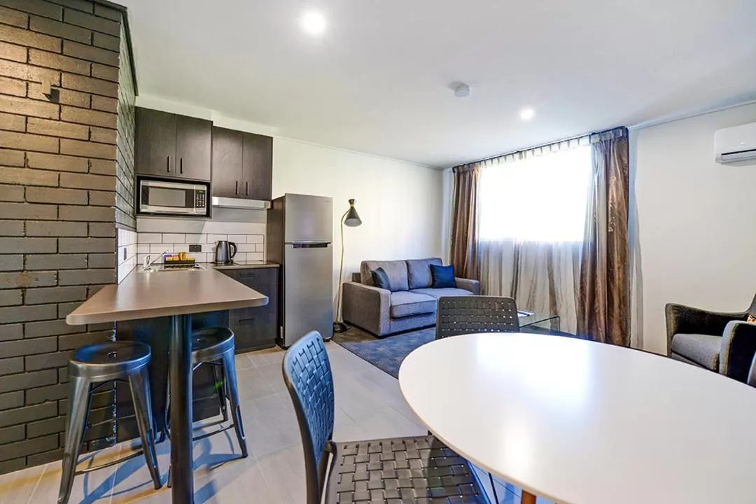 Kitchen or kitchenette in CBD Motor Inn