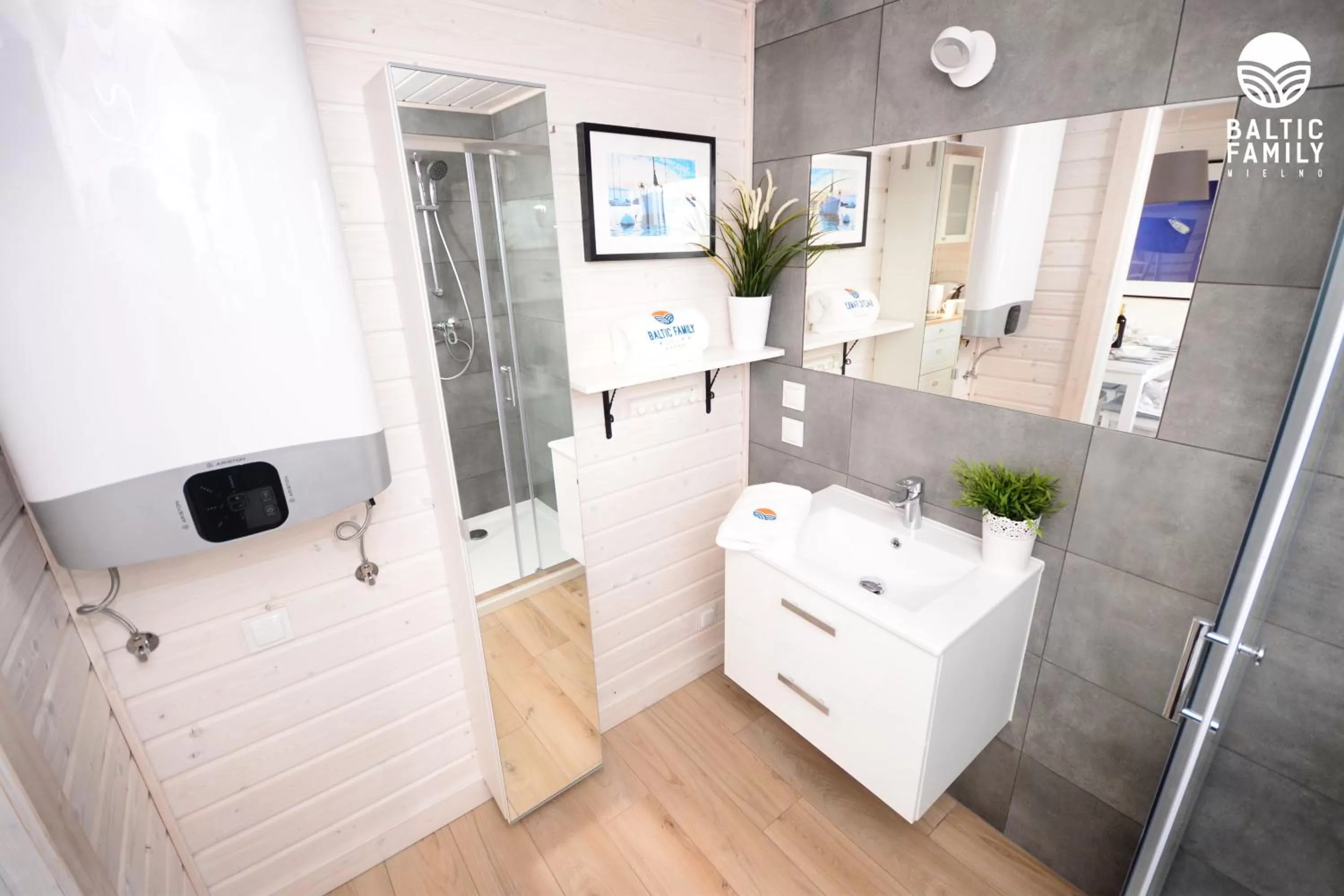 Bathroom in Baltic Family - domki całoroczne nad morzem basen kidsclub rowery