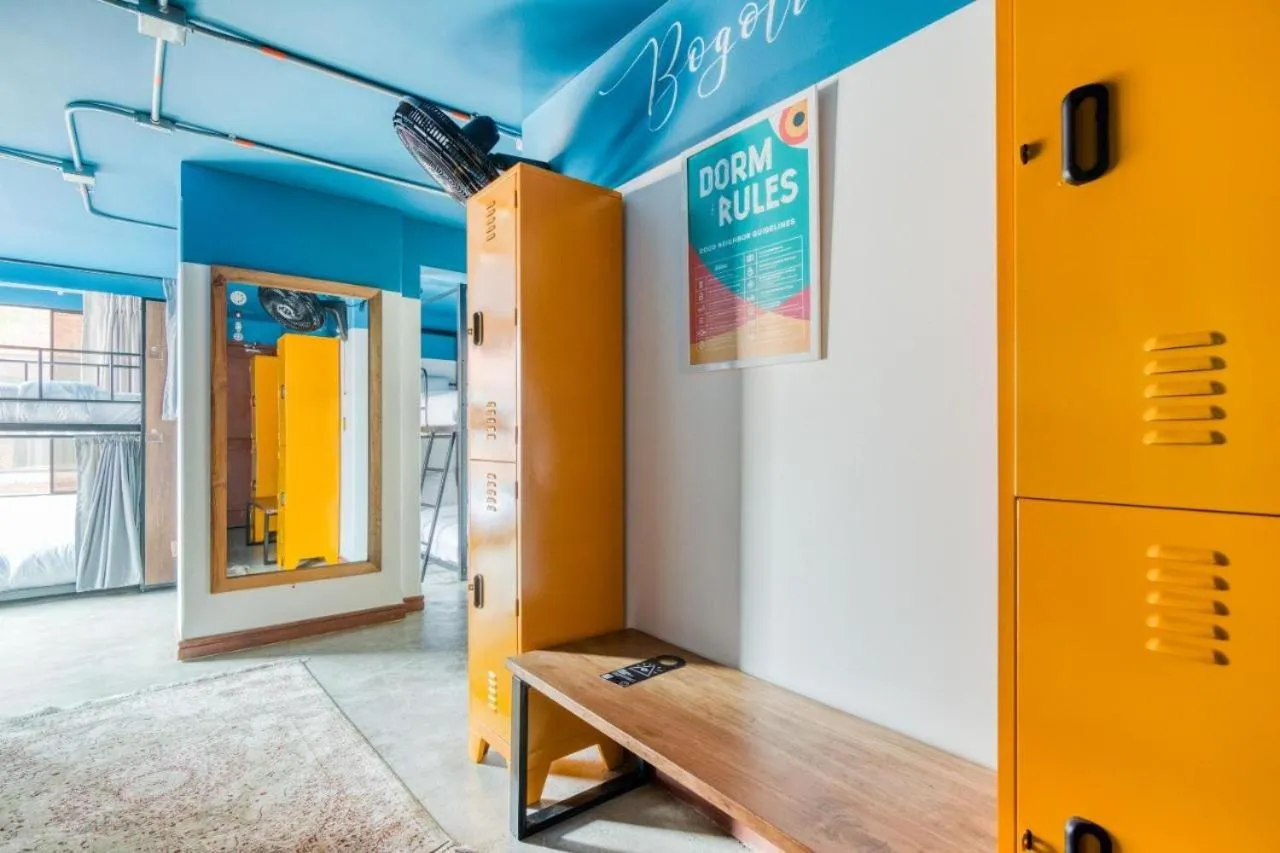 microwave in Selina Chapinero Bogota