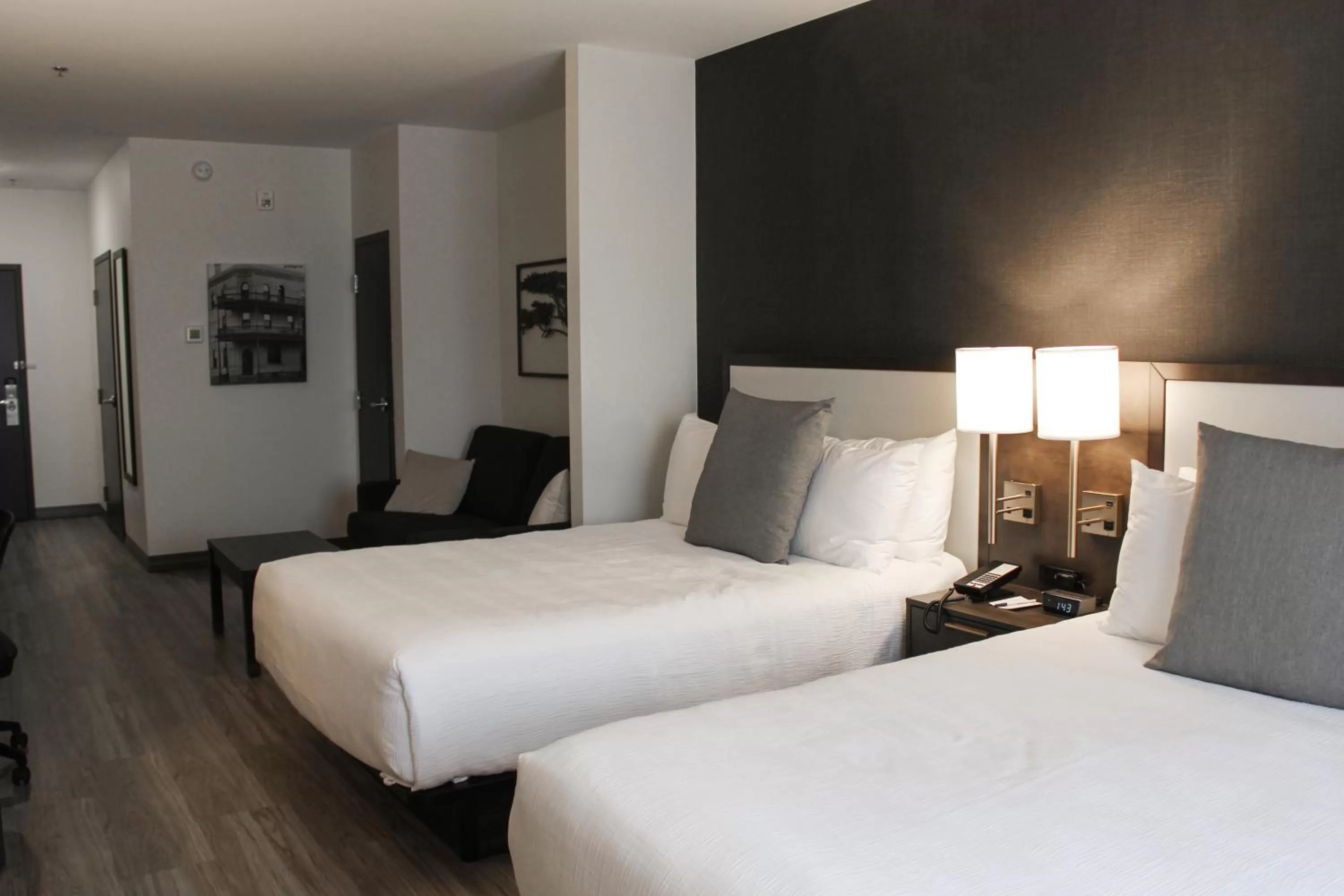 Bed in Best Western Plus Morden