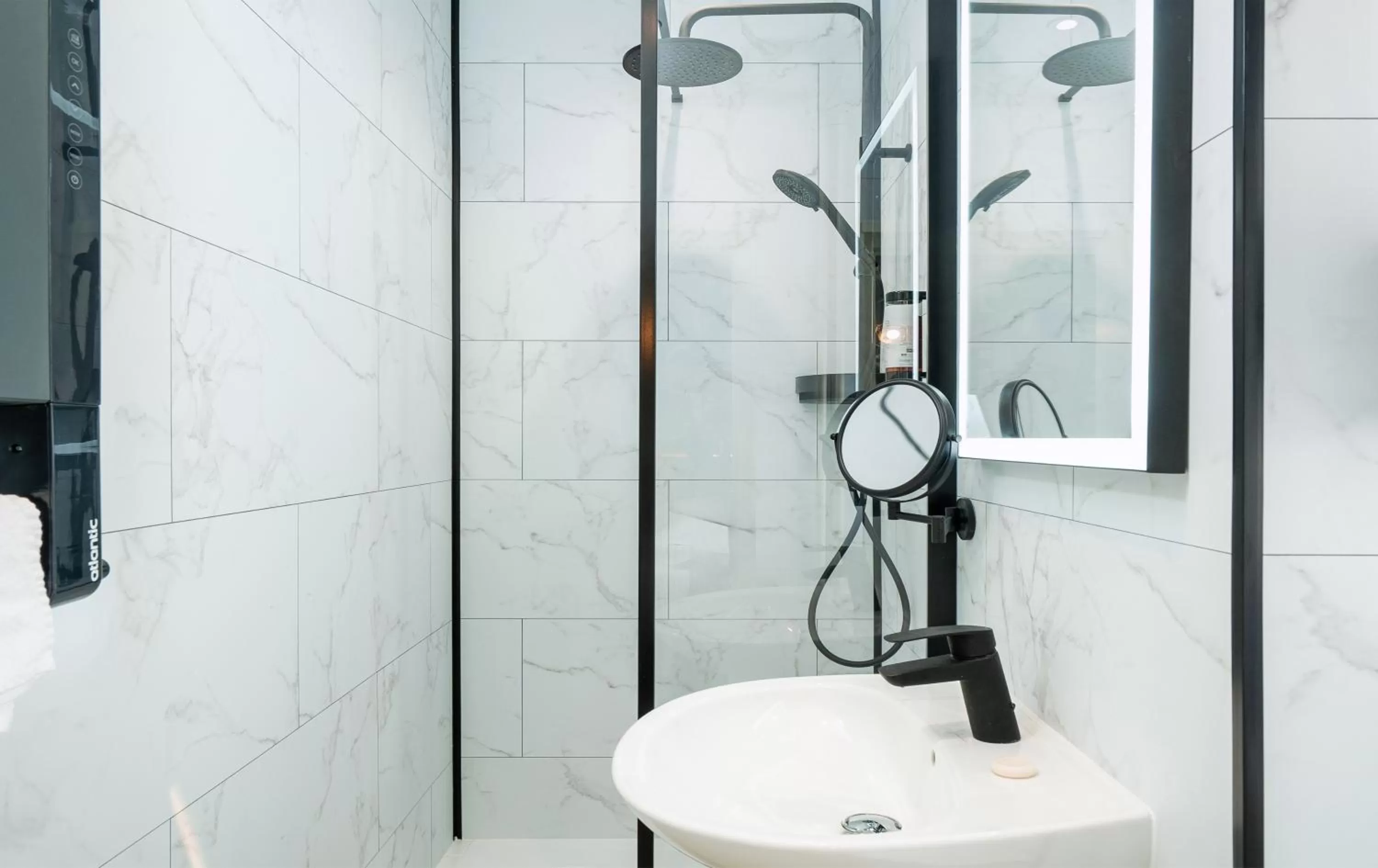 Bathroom in Best Western Metz Centre Gare