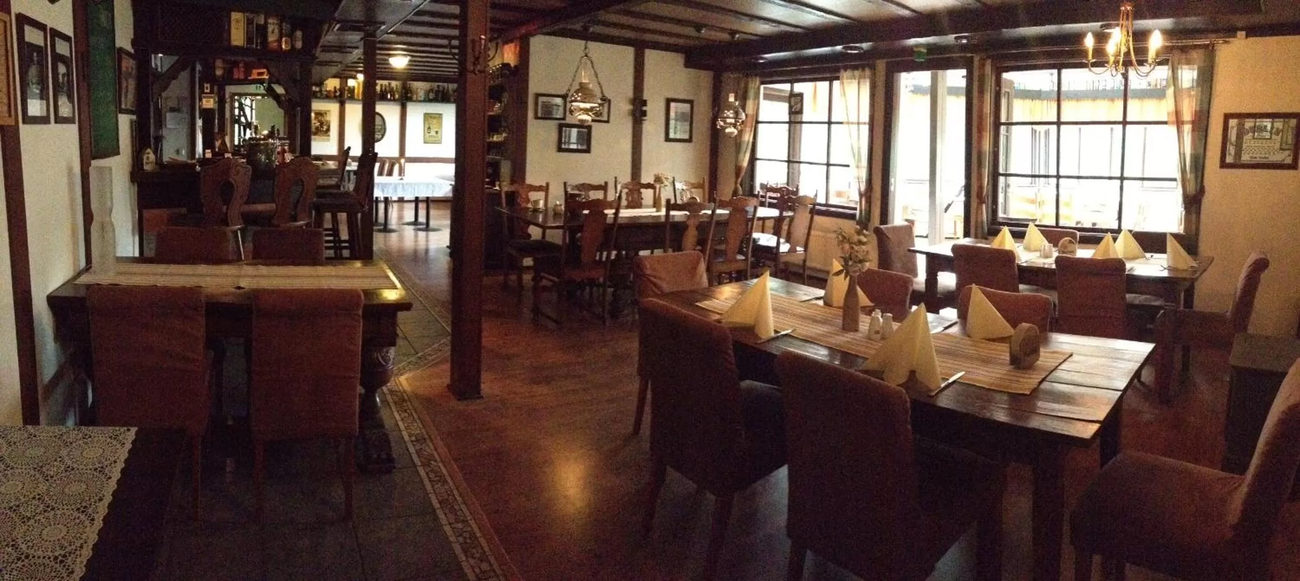 Restaurant/places to eat in Cronin's Guesthouse Bed & Breakfast