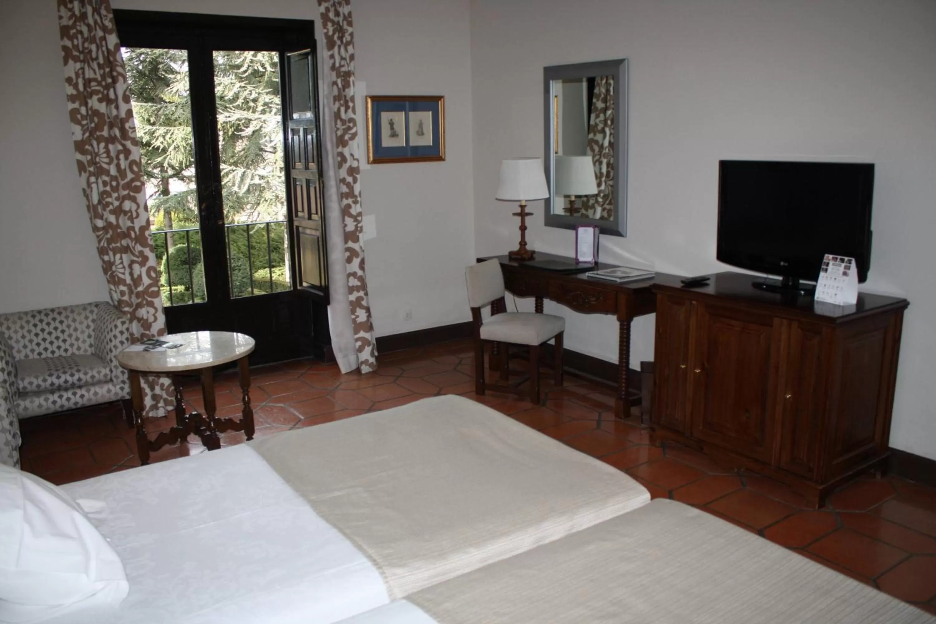 Bed in Parador de Ávila