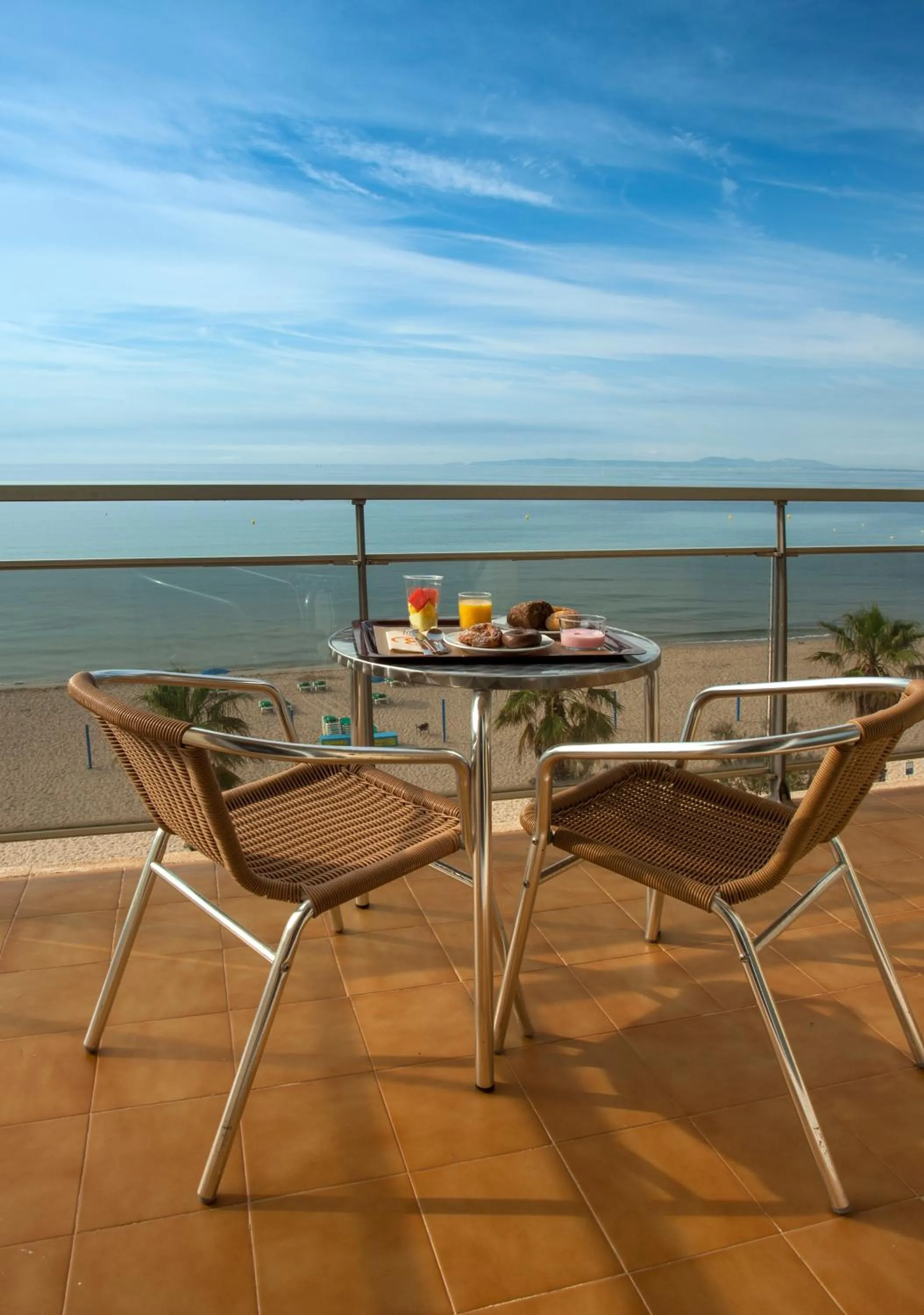 Day in Hotel Monterrey Roses by Pierre & Vacances