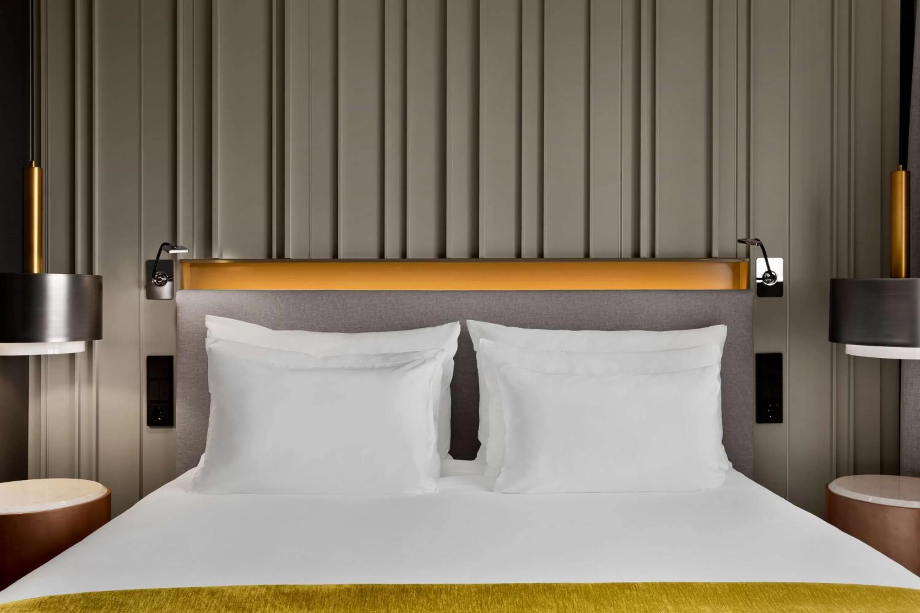 Junior Suite with View in NH Collection Amsterdam Flower Market