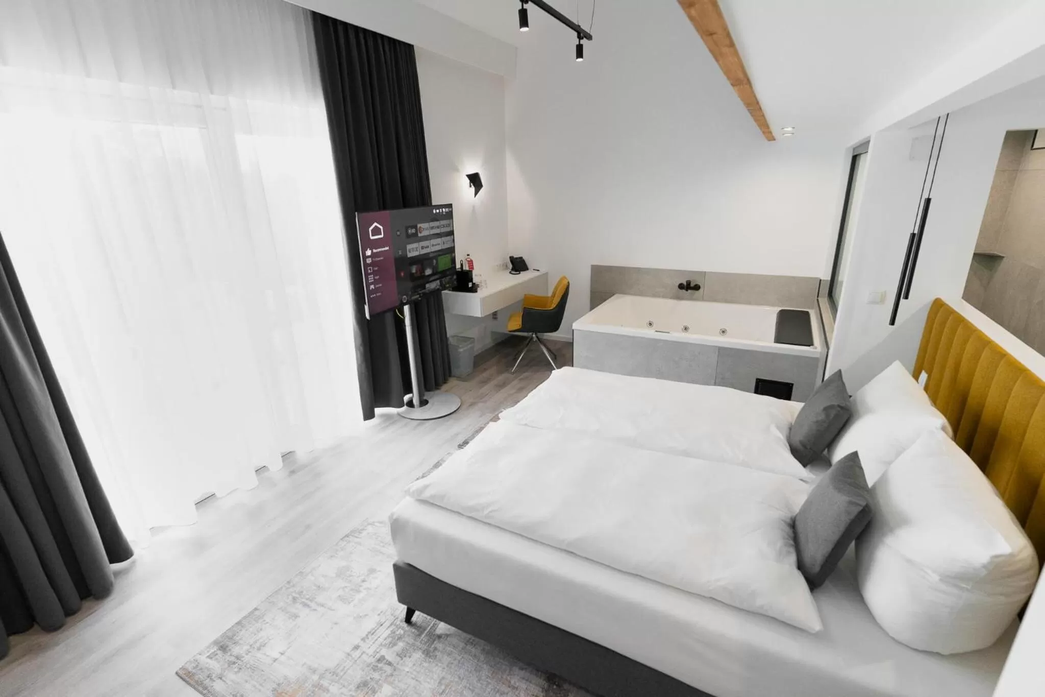 Photo of the whole room, Bed in Hotel Andante Rust