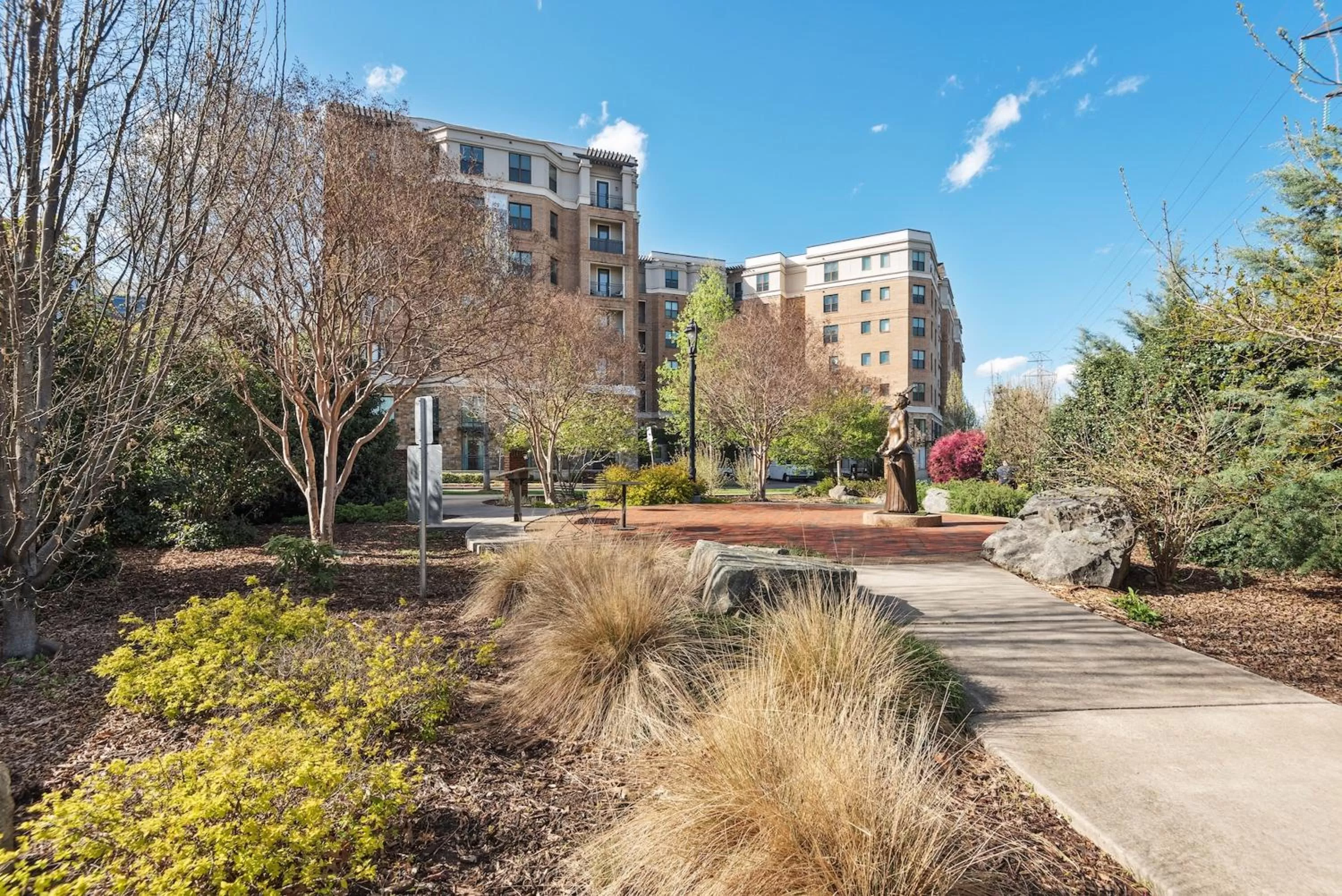 Property building in Kasa Dilworth Charlotte