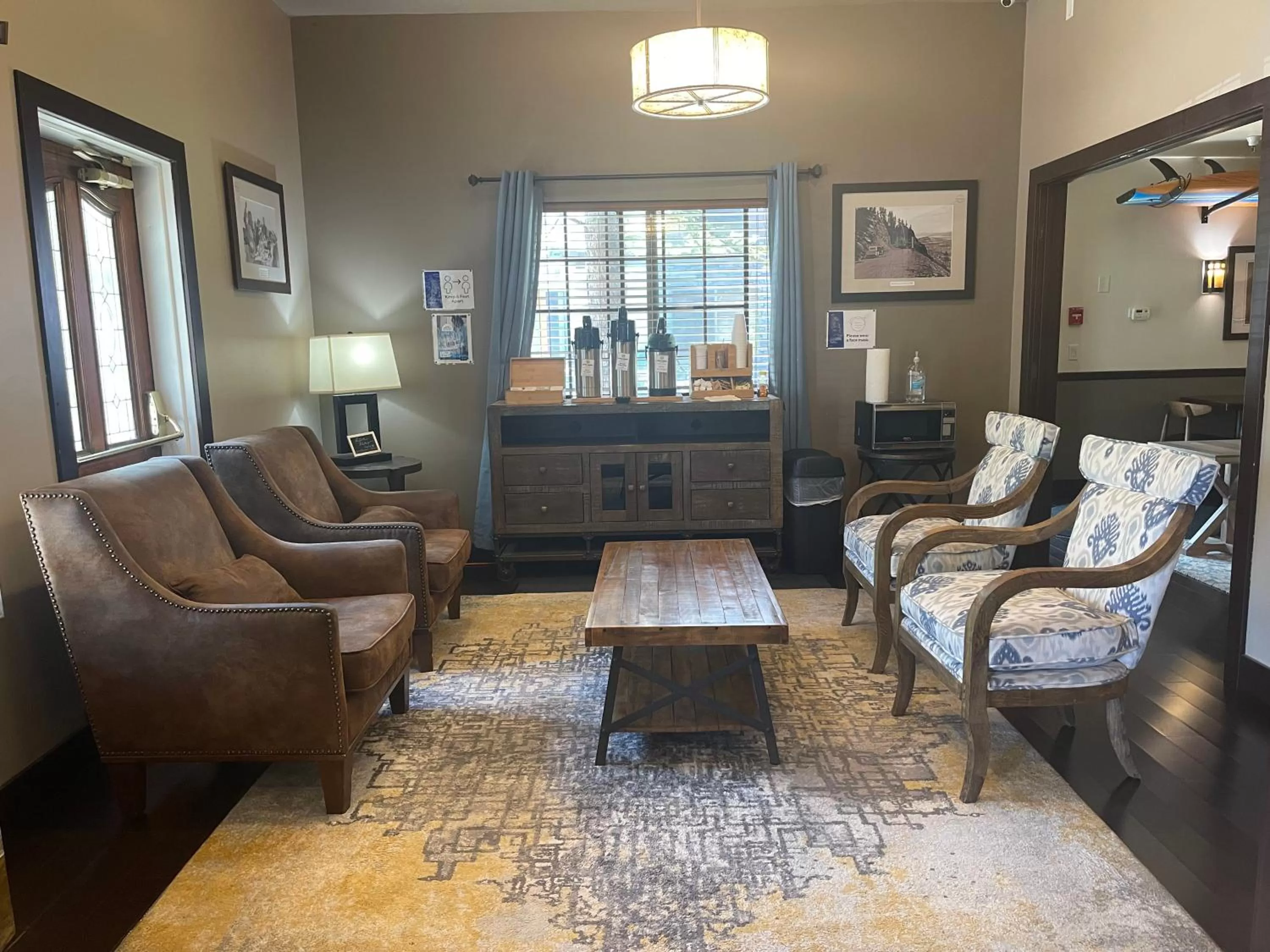 Lobby or reception in Postmarc Hotel and Spa Suites