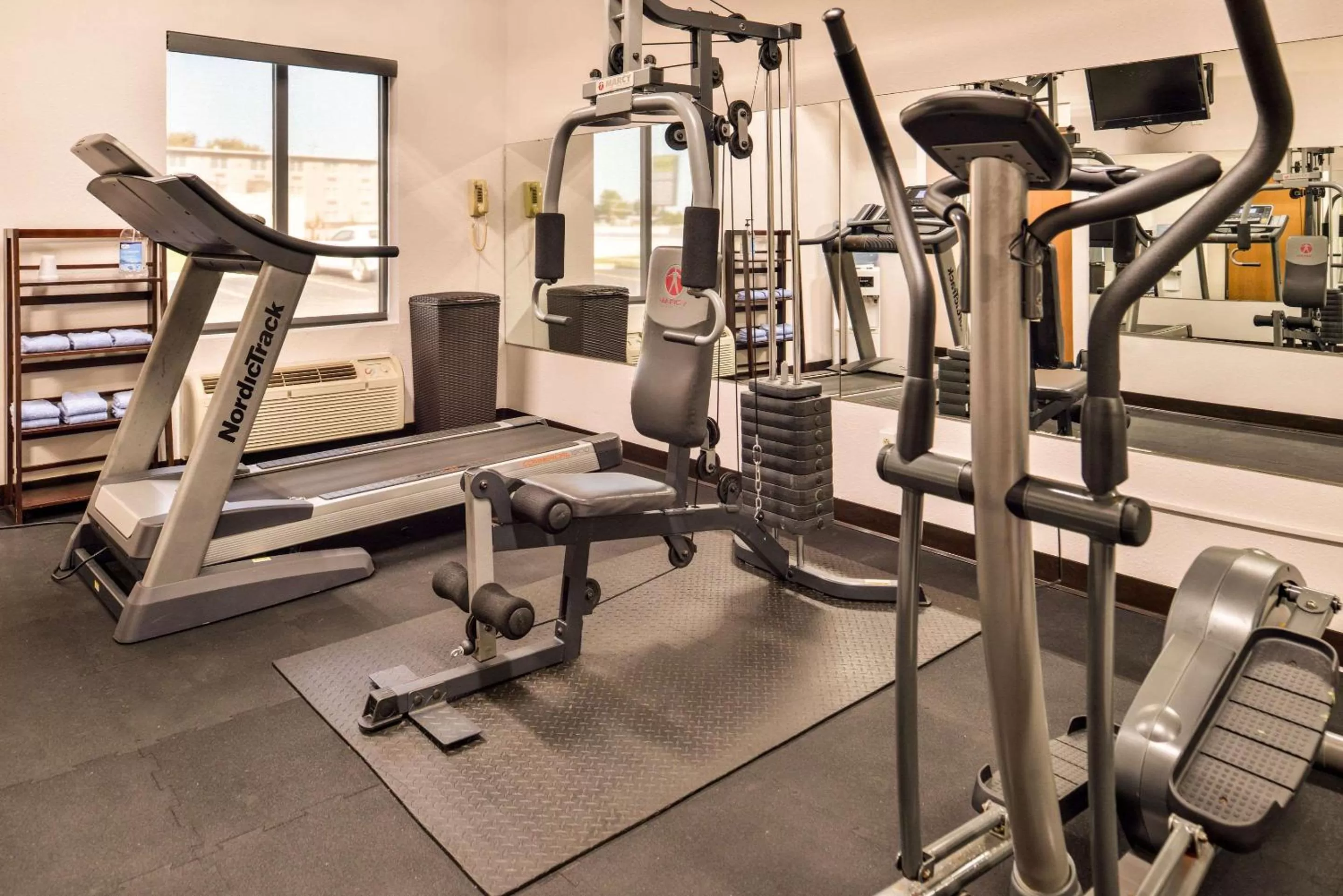 Fitness centre/facilities in Quality Inn Joplin I-44