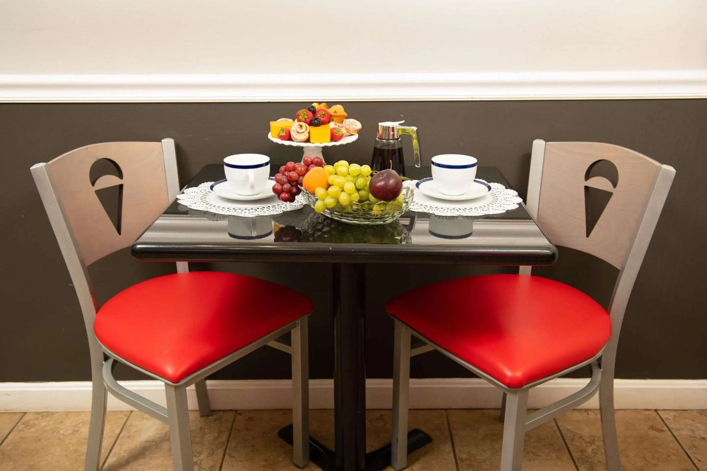 Breakfast in Rodeway Inn Middletown - Newport