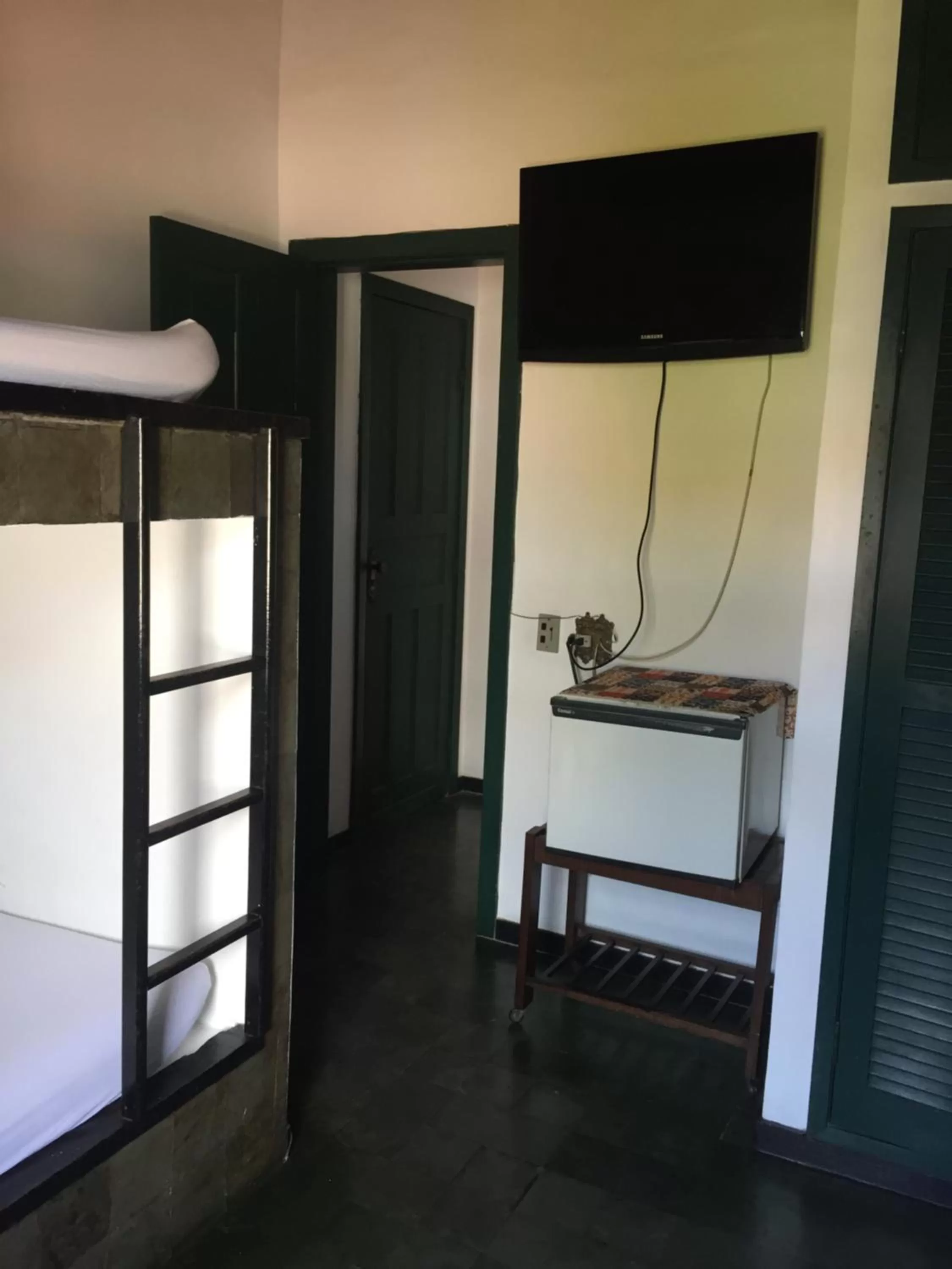 Photo of the whole room, Bed in Pousada Canteiros