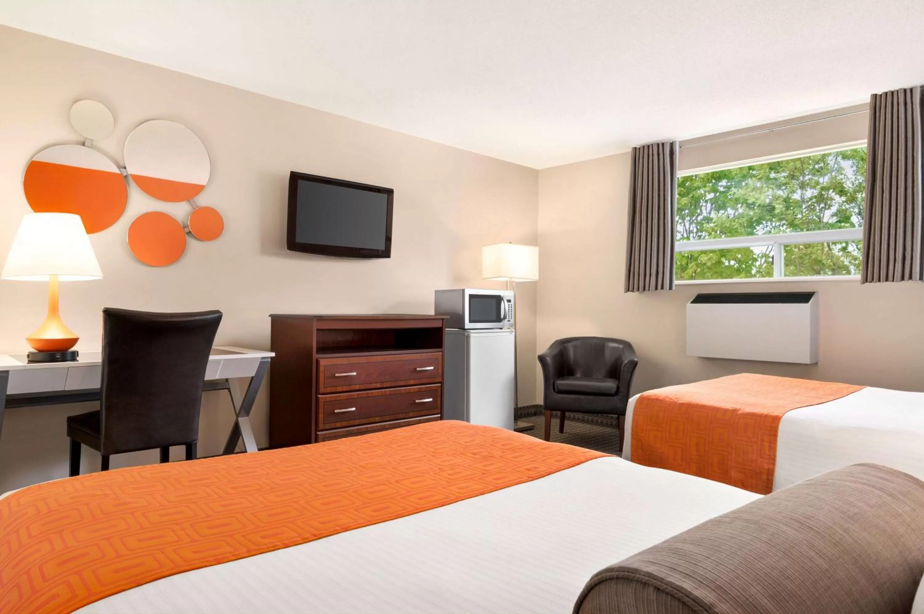 Bedroom, Bed in Howard Johnson by Wyndham Gravenhurst