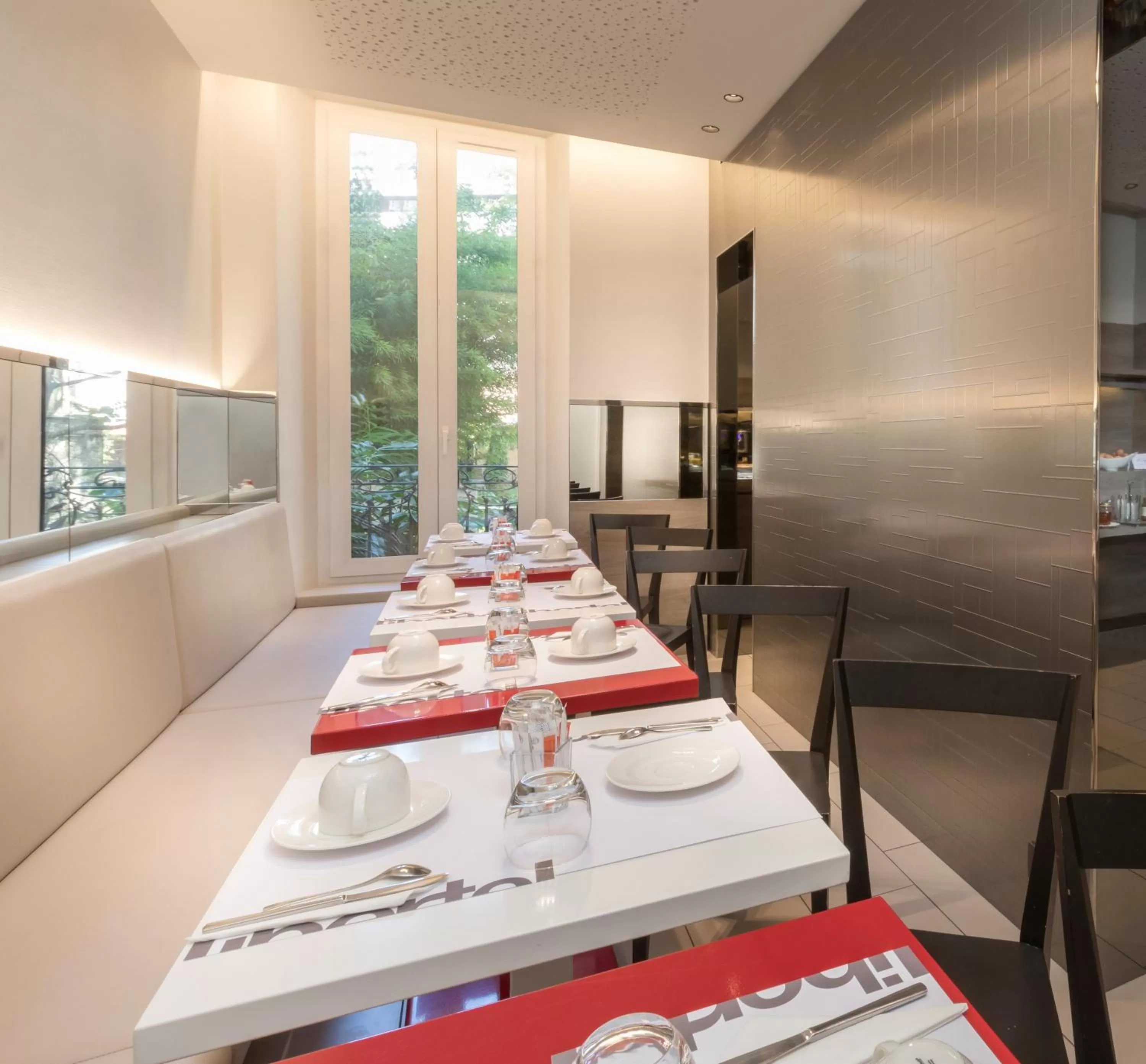 Food and drinks in Libertel Austerlitz Jardin des Plantes