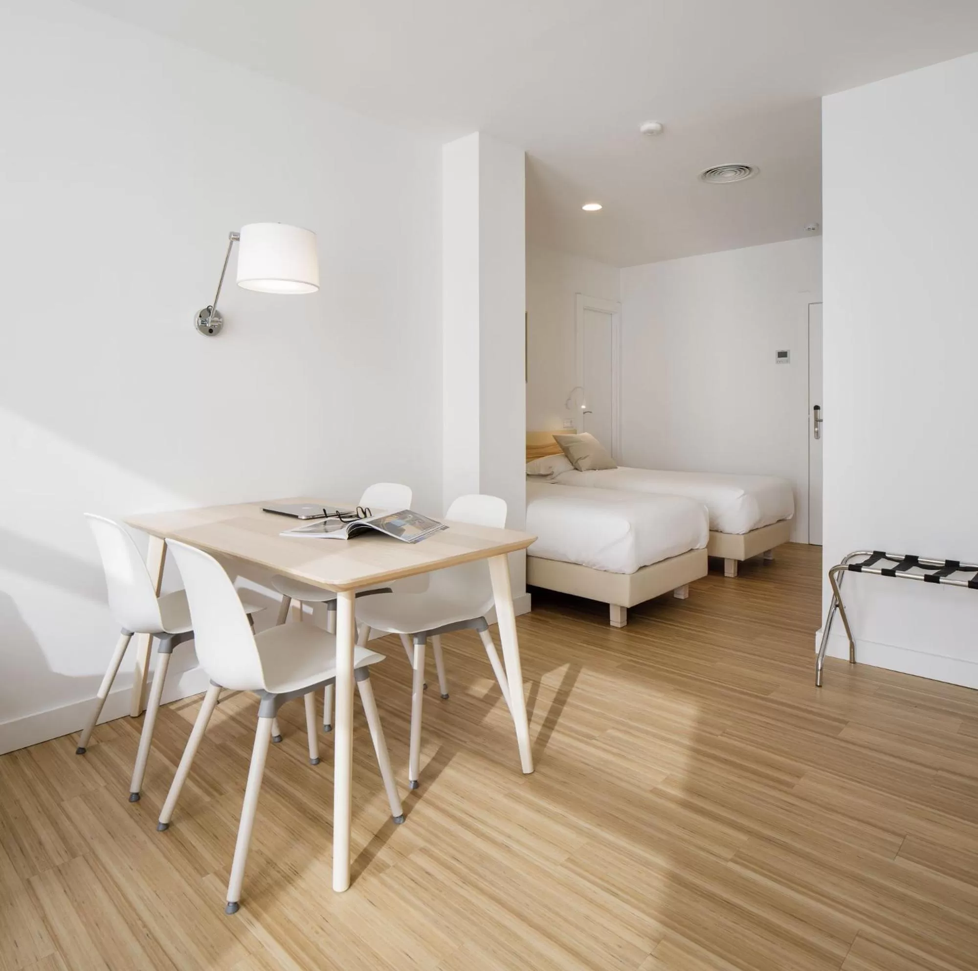 Photo of the whole room, Bed in Mush Room Apartamentos