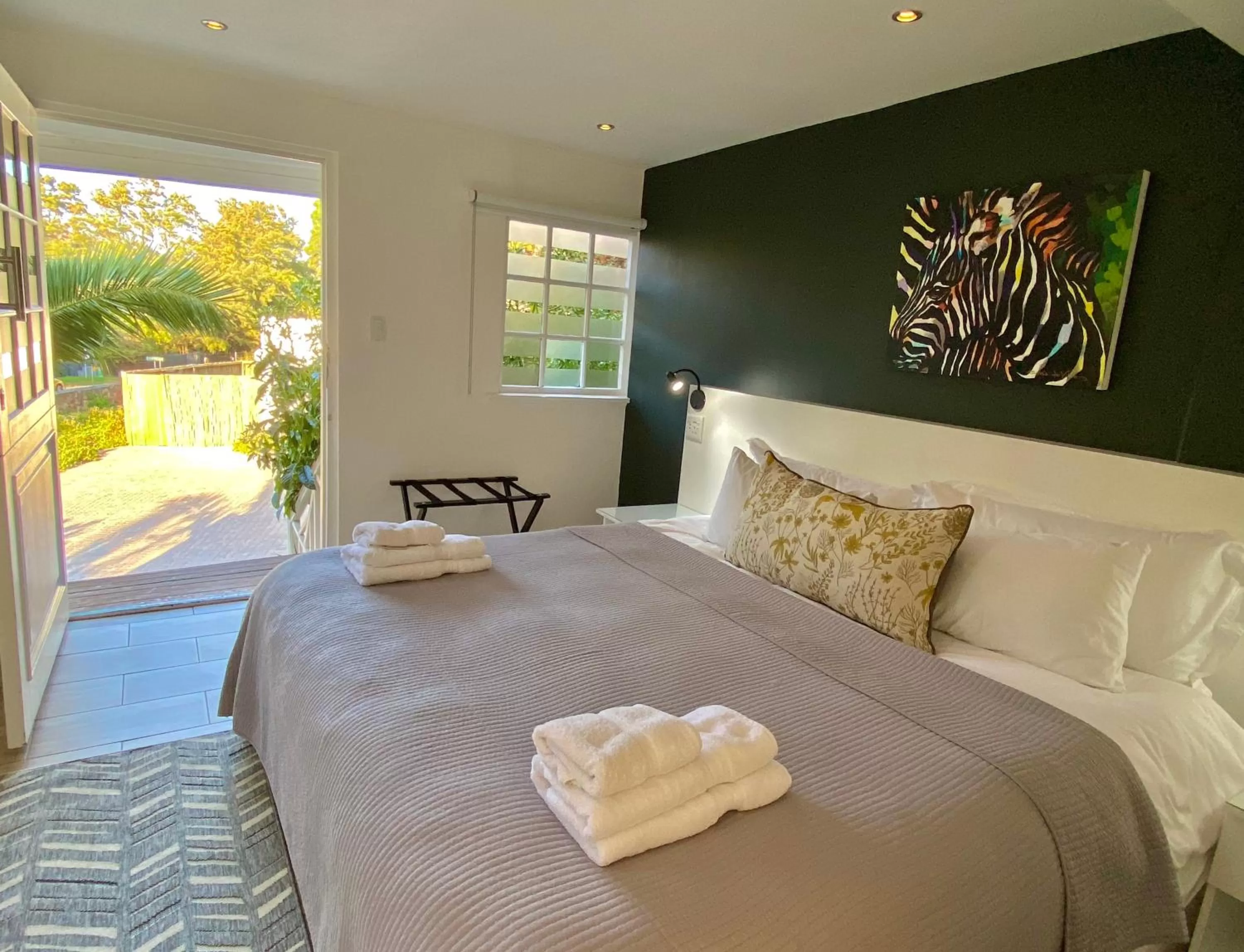 Patio, Bed in Vida Nova Retreat