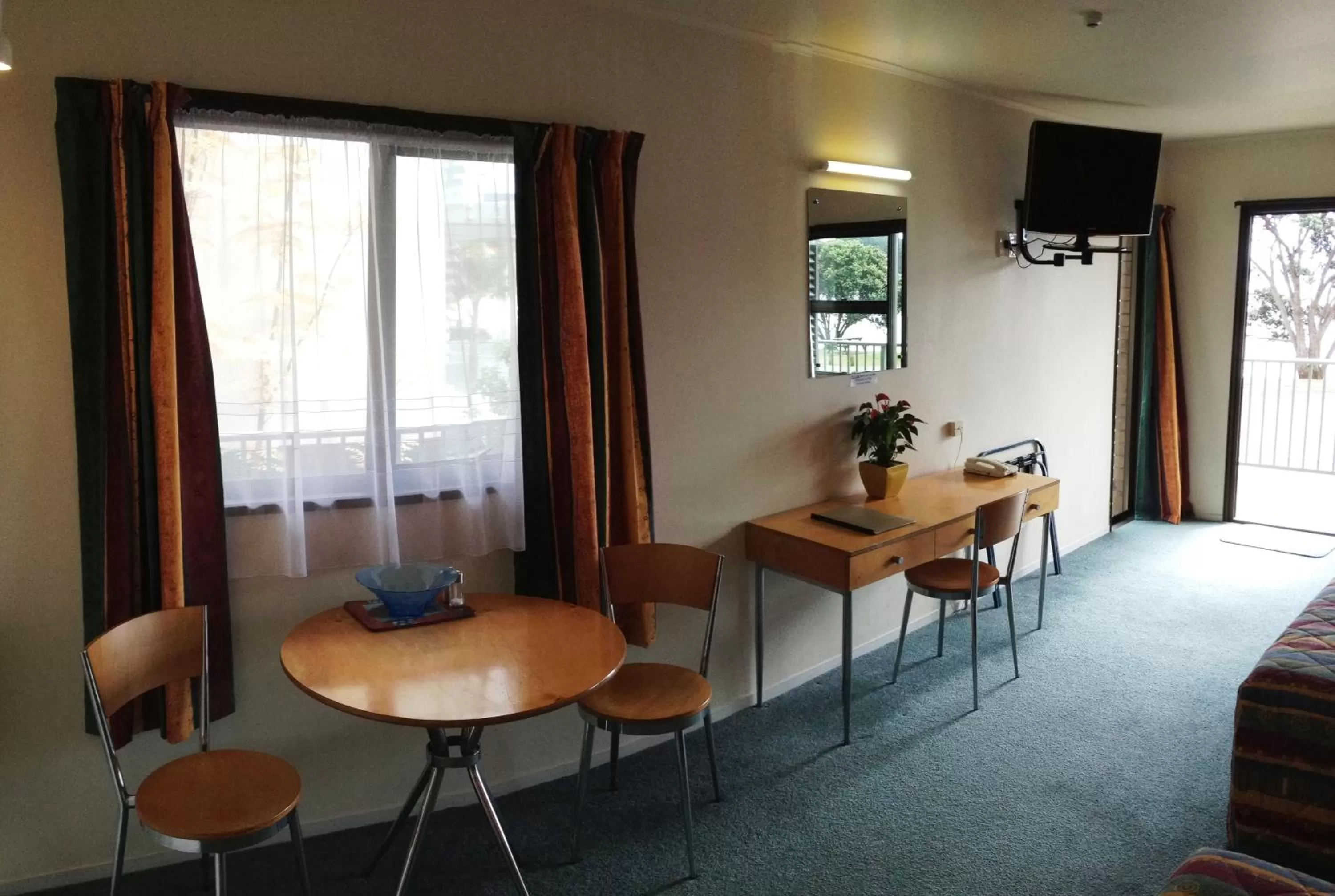 Dining area in Bay Sands Seafront Studios