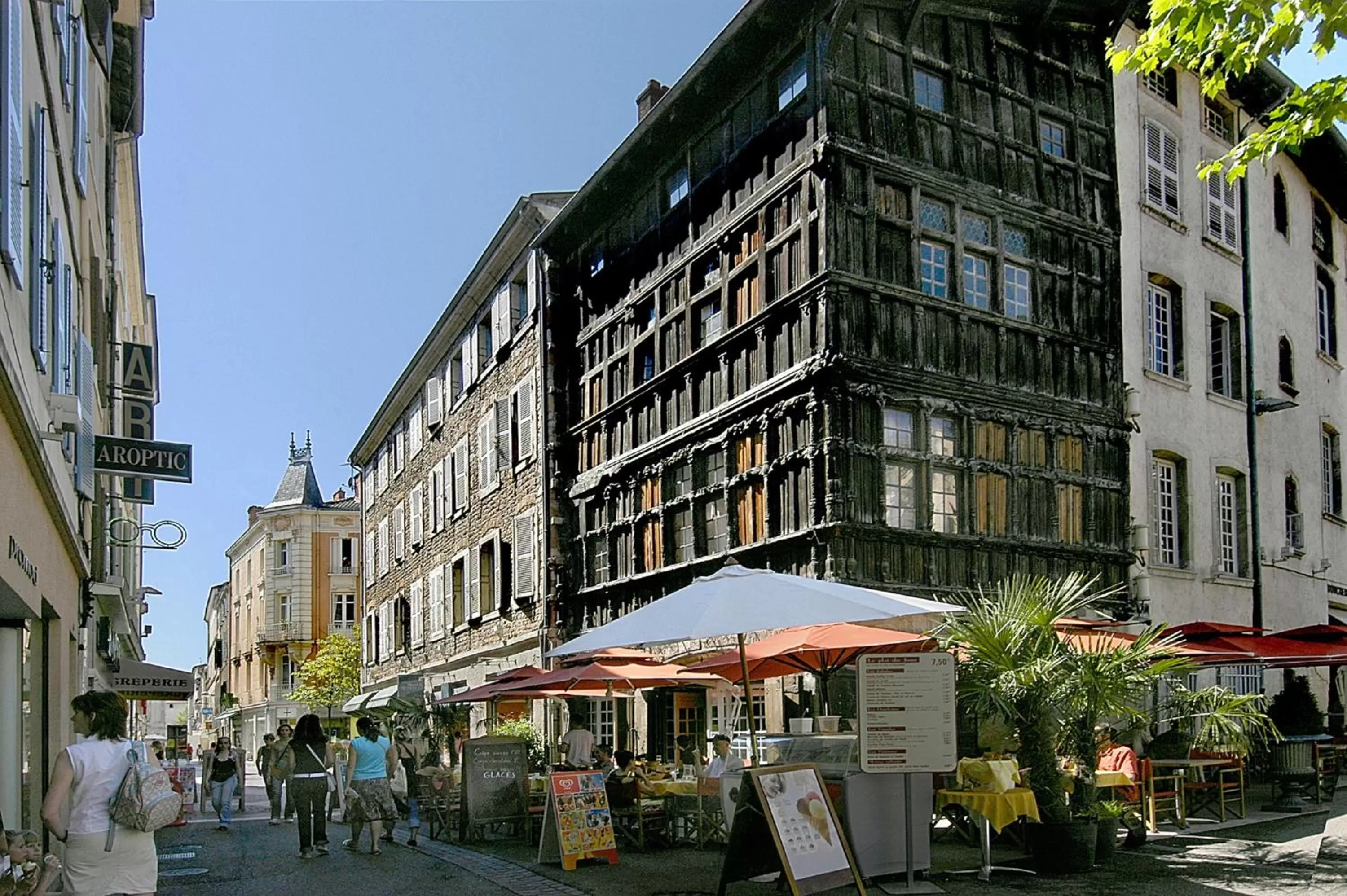 Nearby landmark in ibis Styles Macon Centre