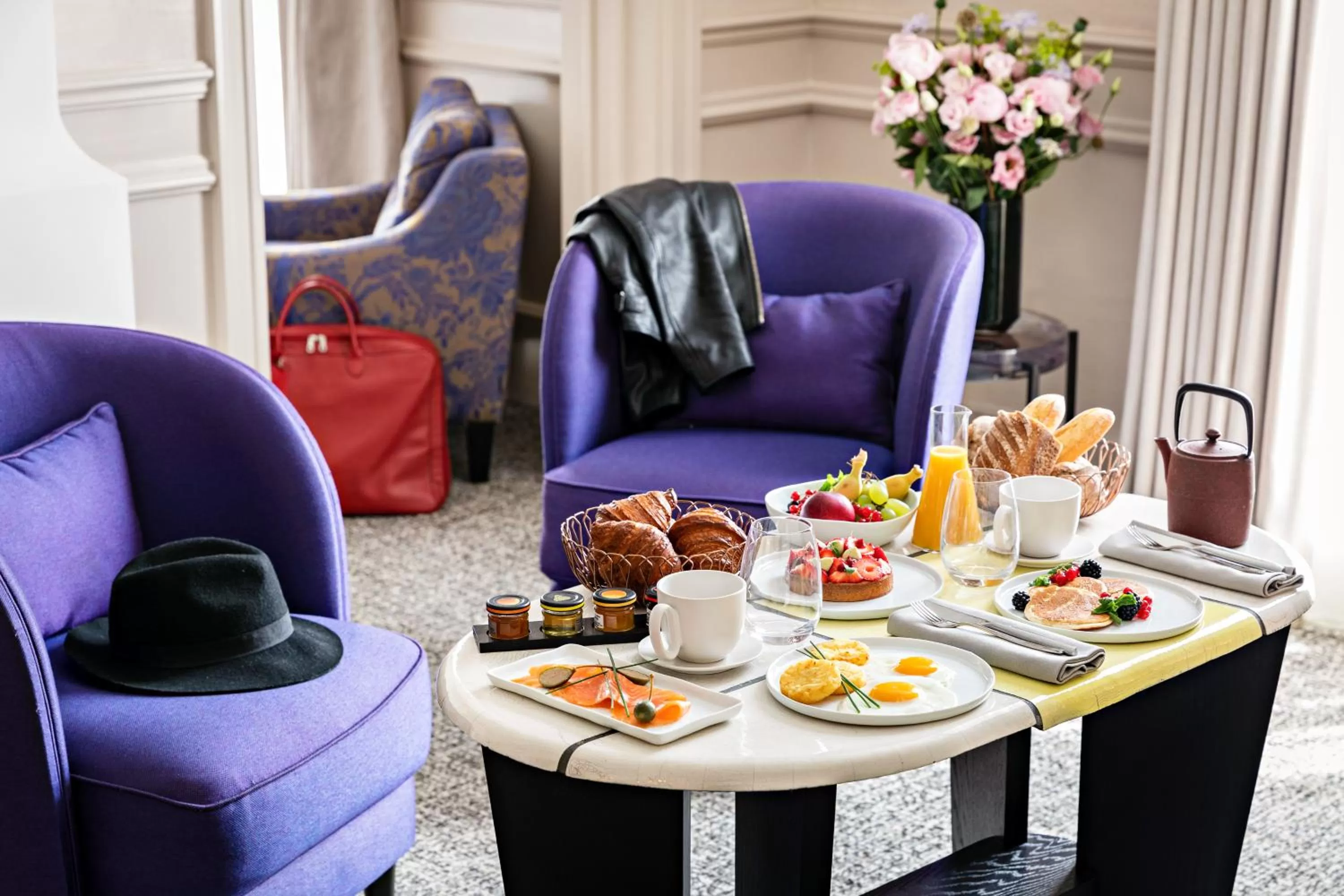 Living room in Sofitel Le Scribe Paris Opera