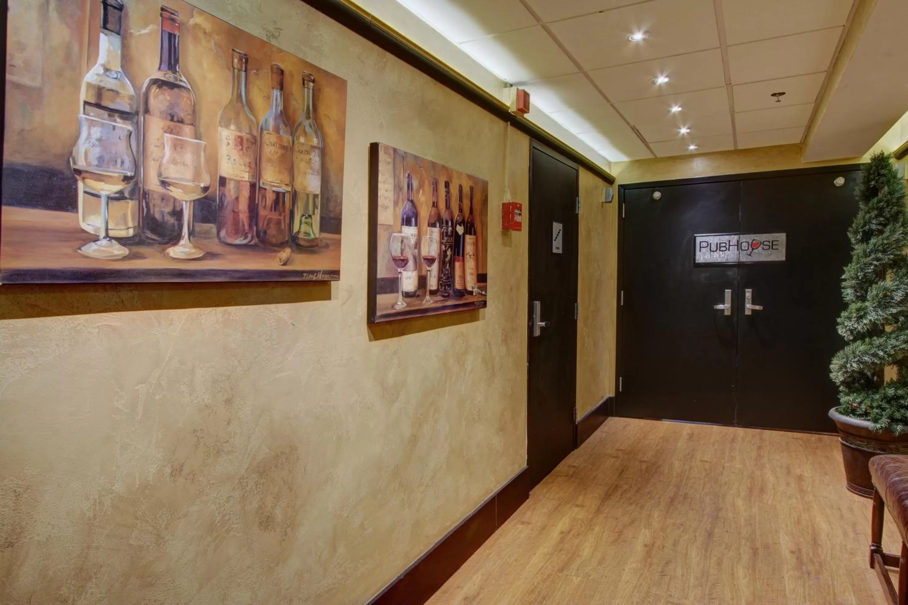 Food and drinks, Lobby/Reception in Inlet Tower Hotel & Suites