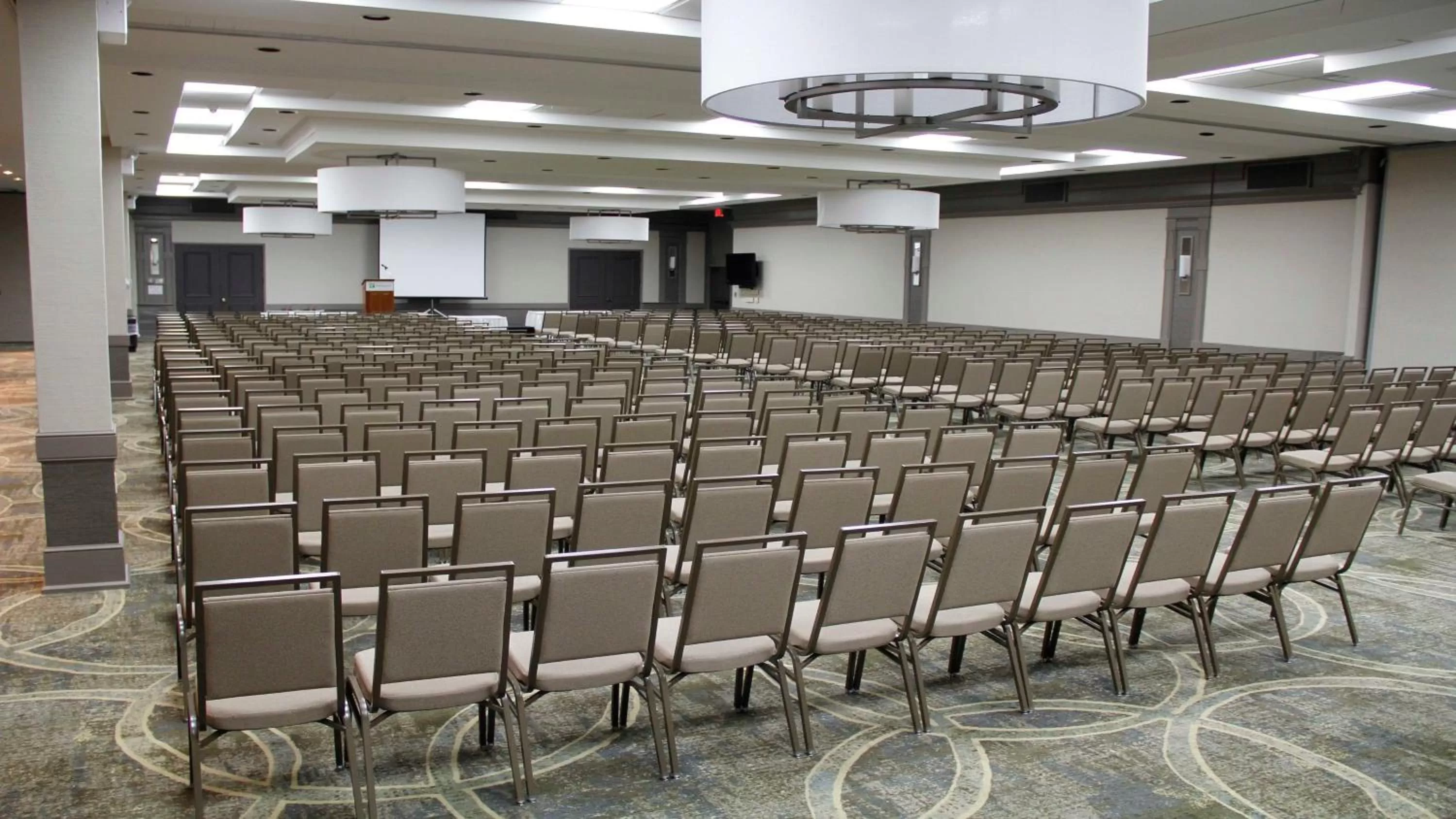 Meeting/conference room in Holiday Inn Saratoga Springs by IHG