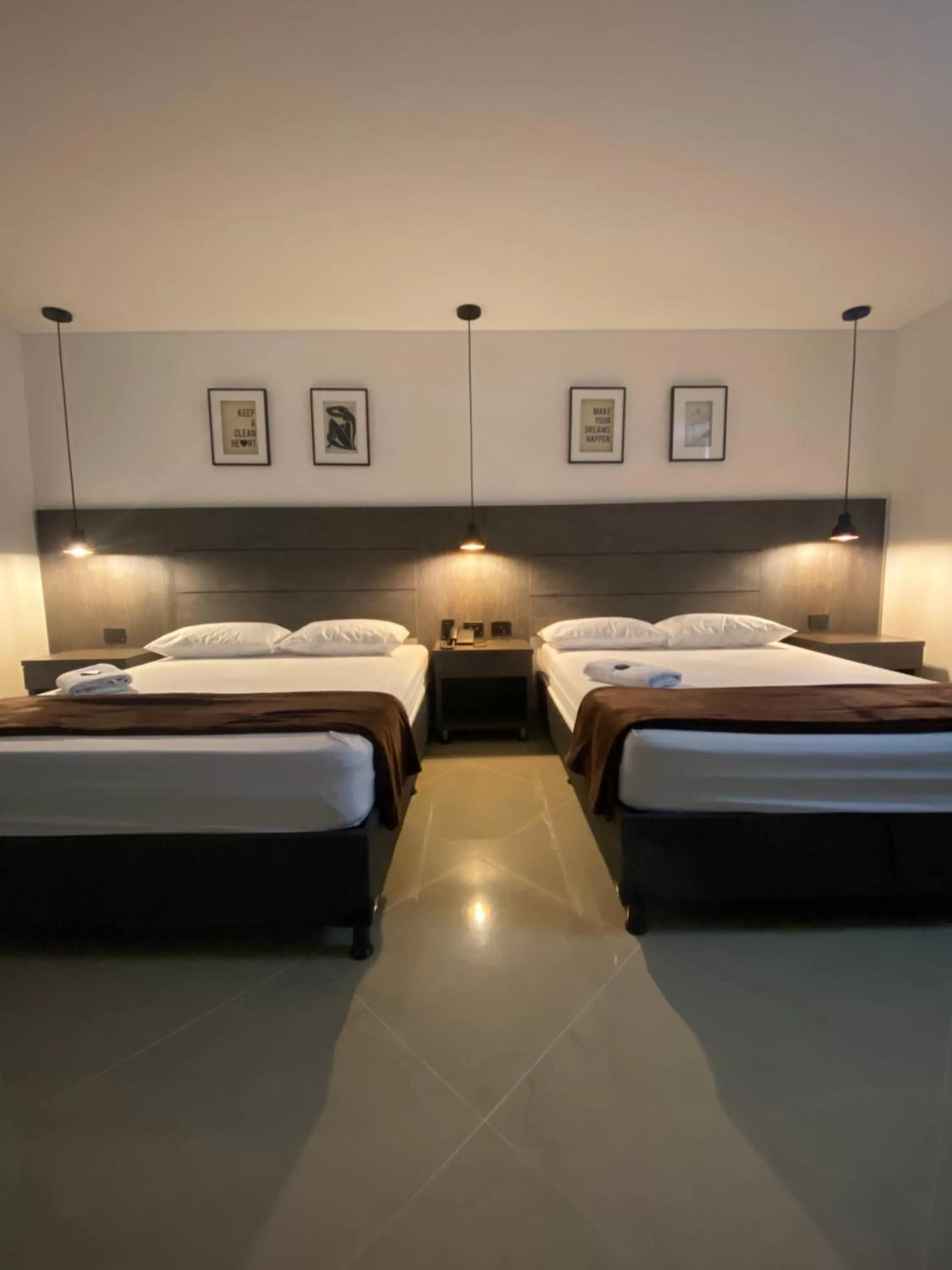 Bed in Hotel California City