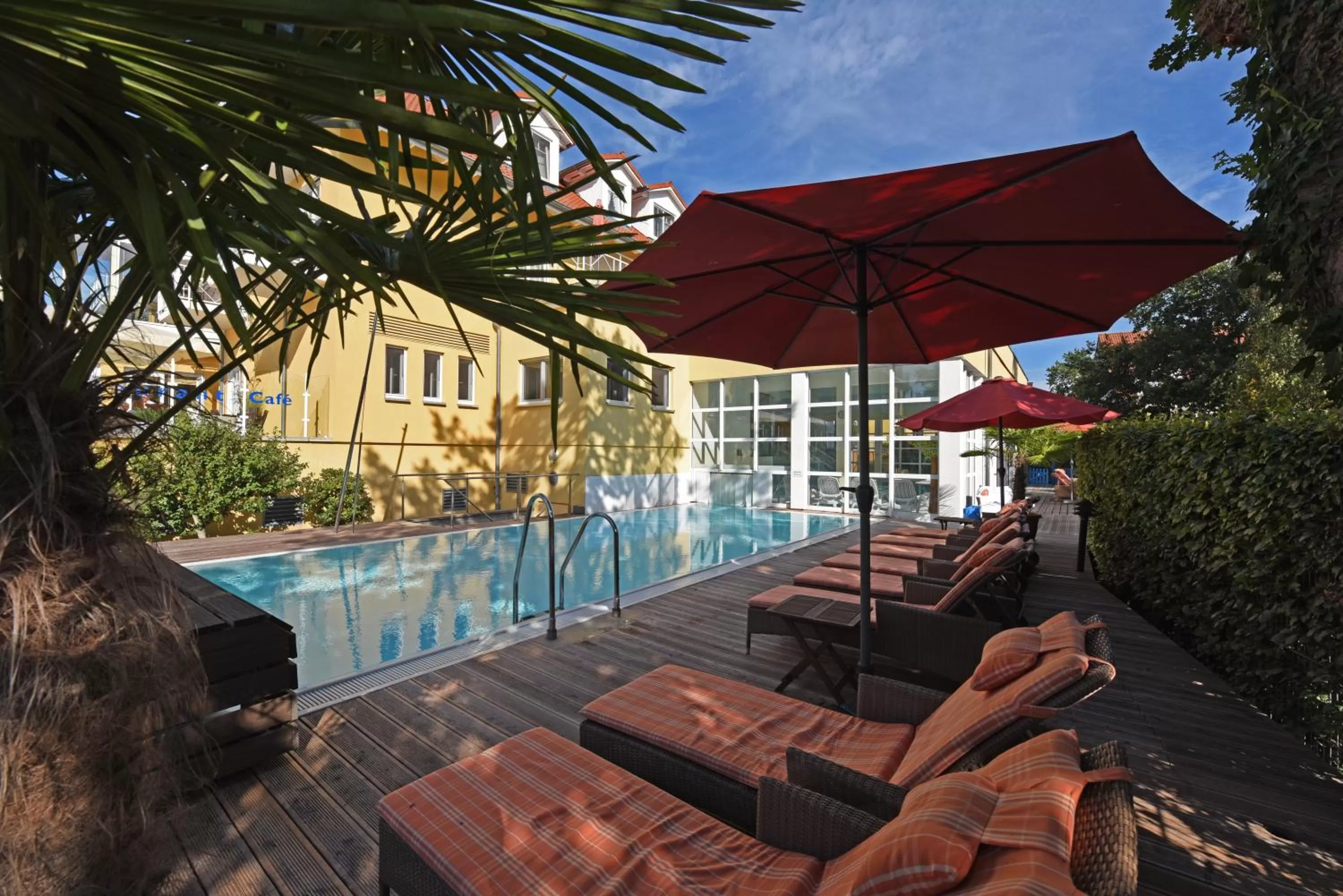 Swimming pool in Hotel Meerlust