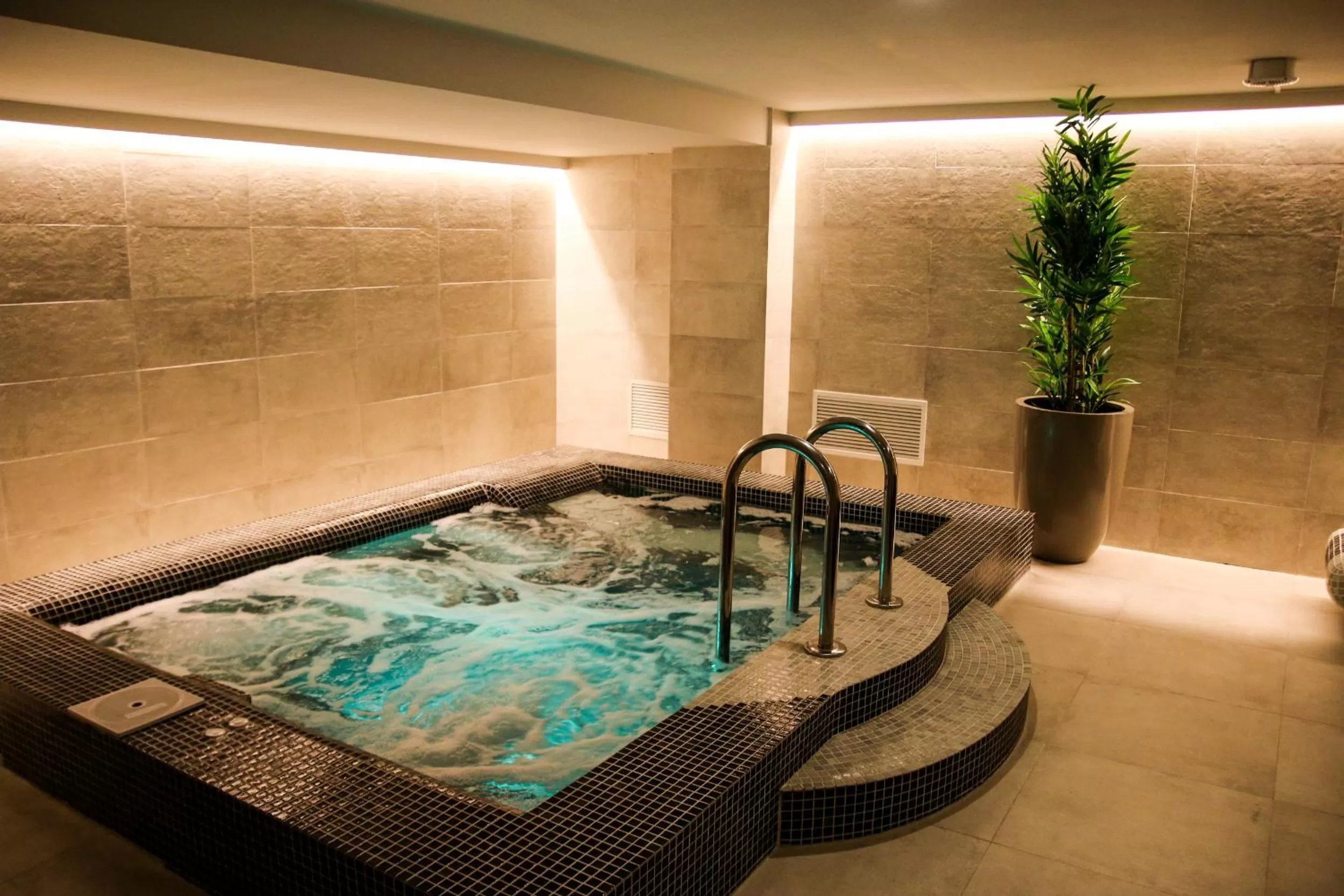 Hot Tub in Carol Boutique - Vila Cornelia