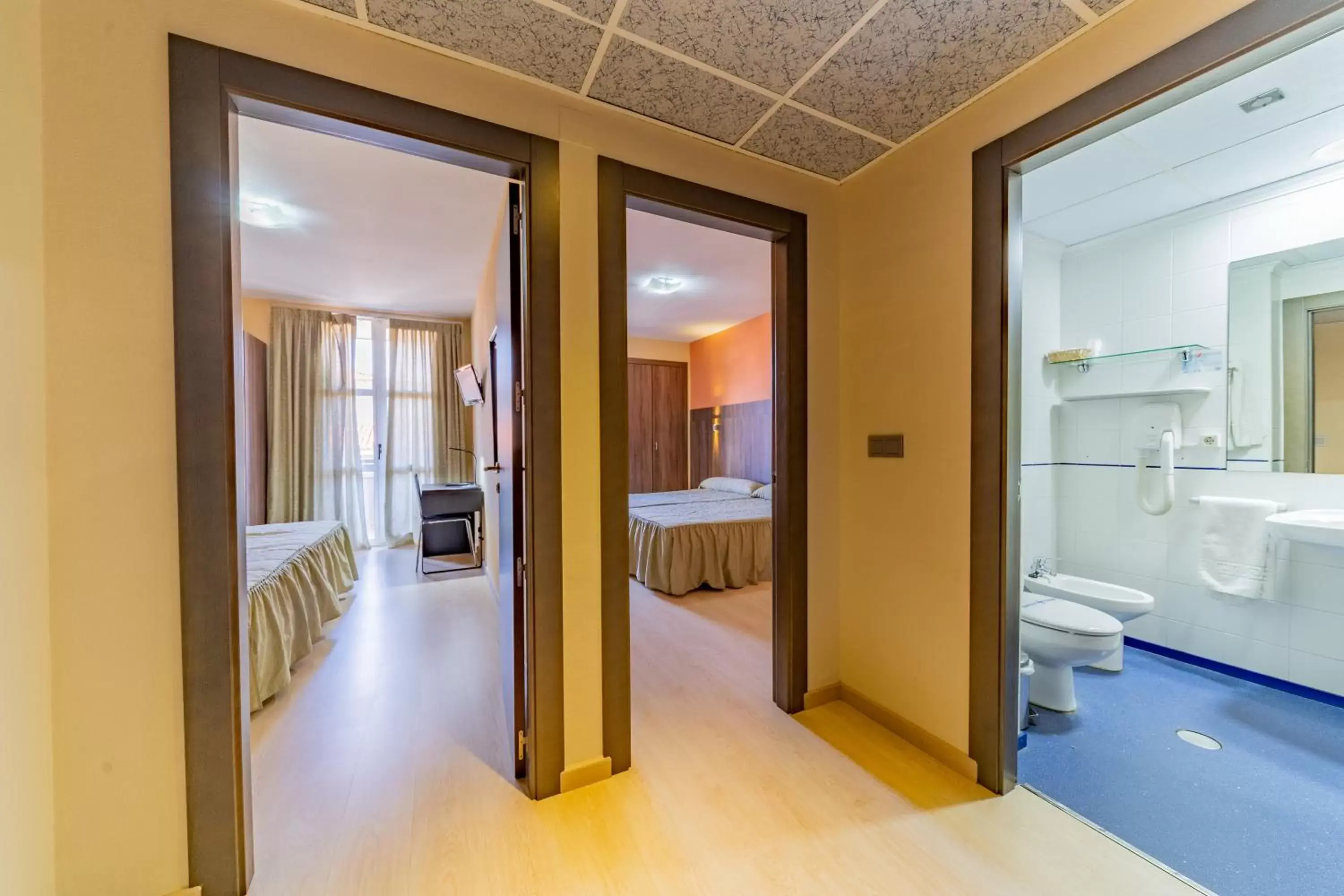Family Room - single occupancy in Hotel Monreal Jumilla Family Room - single occupancy in Hotel Monreal Jumilla