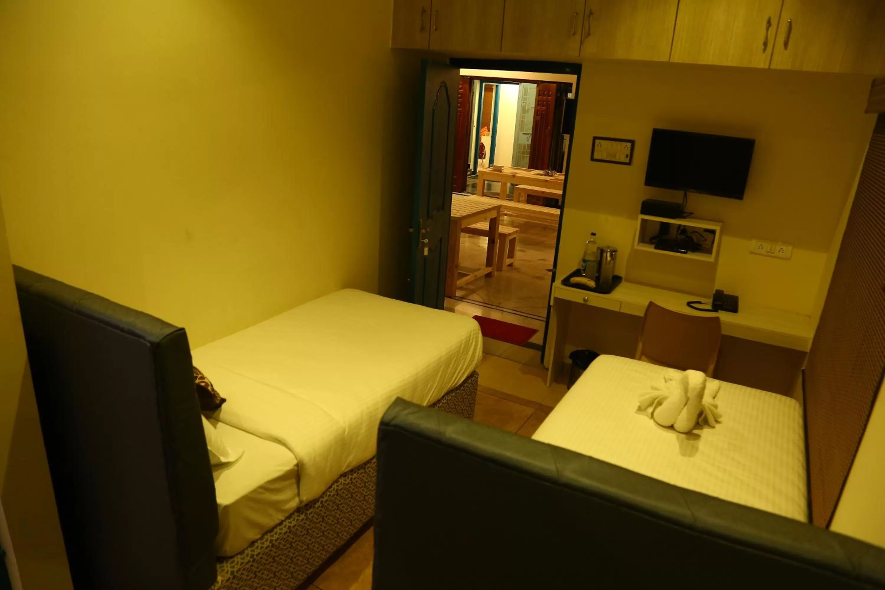 Bed in Zingle Stay Airport Hotel