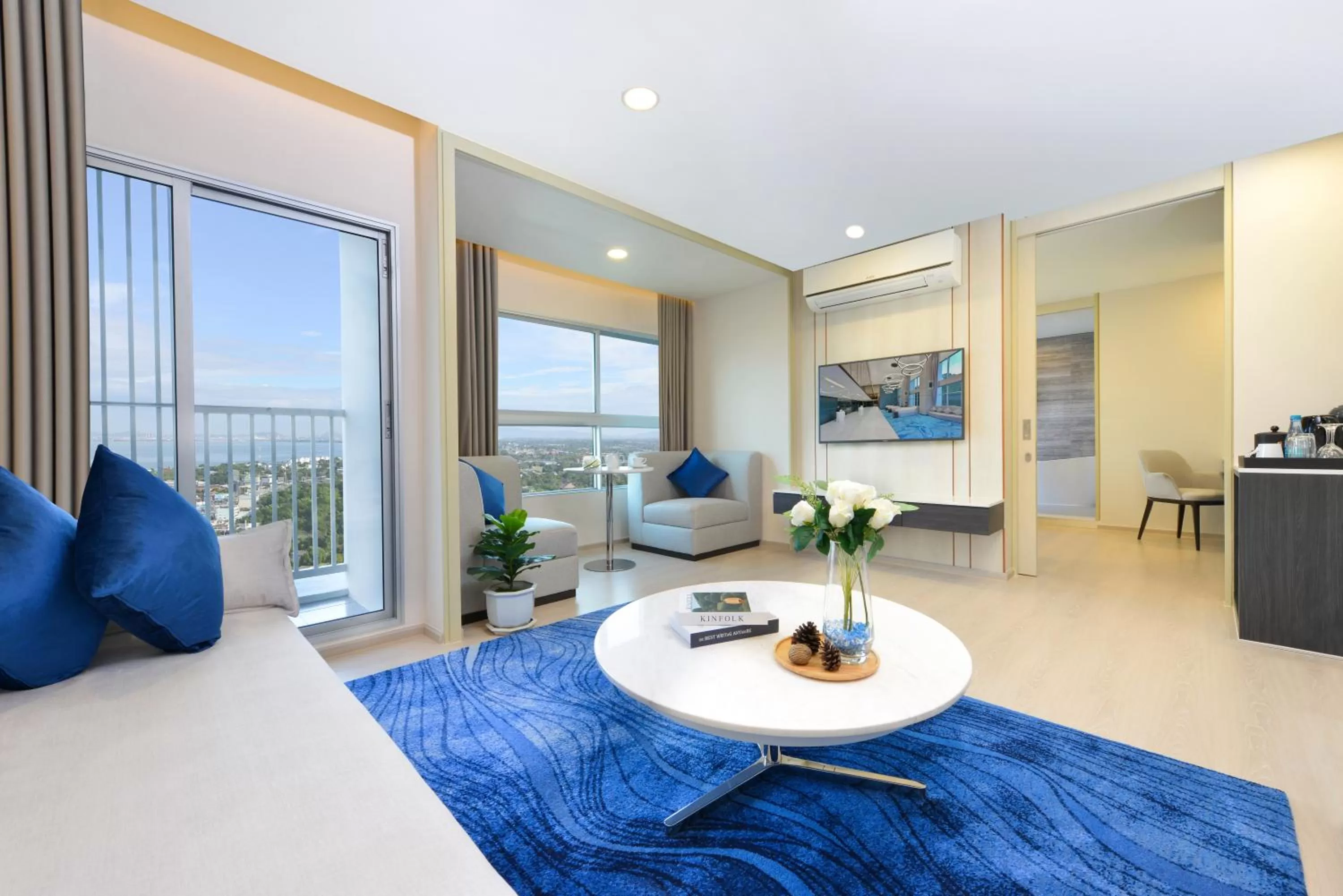 Seating area in Centre Point Prime Hotel Pattaya