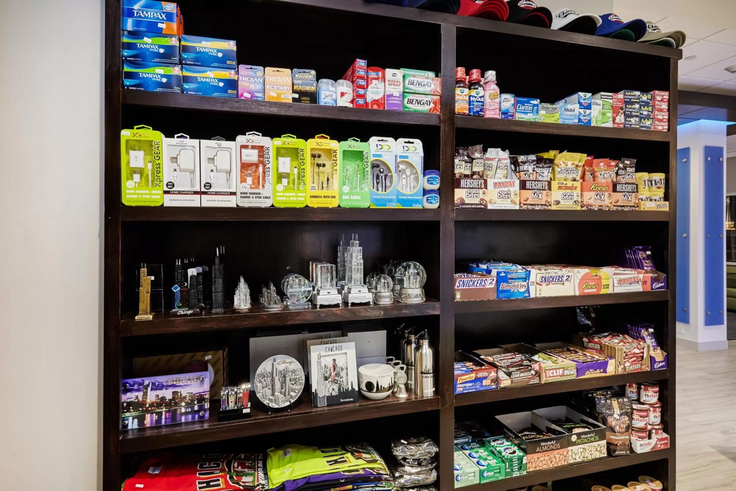 Lobby or reception in Holiday Inn Express & Suites Chicago North Shore - Niles by IHG