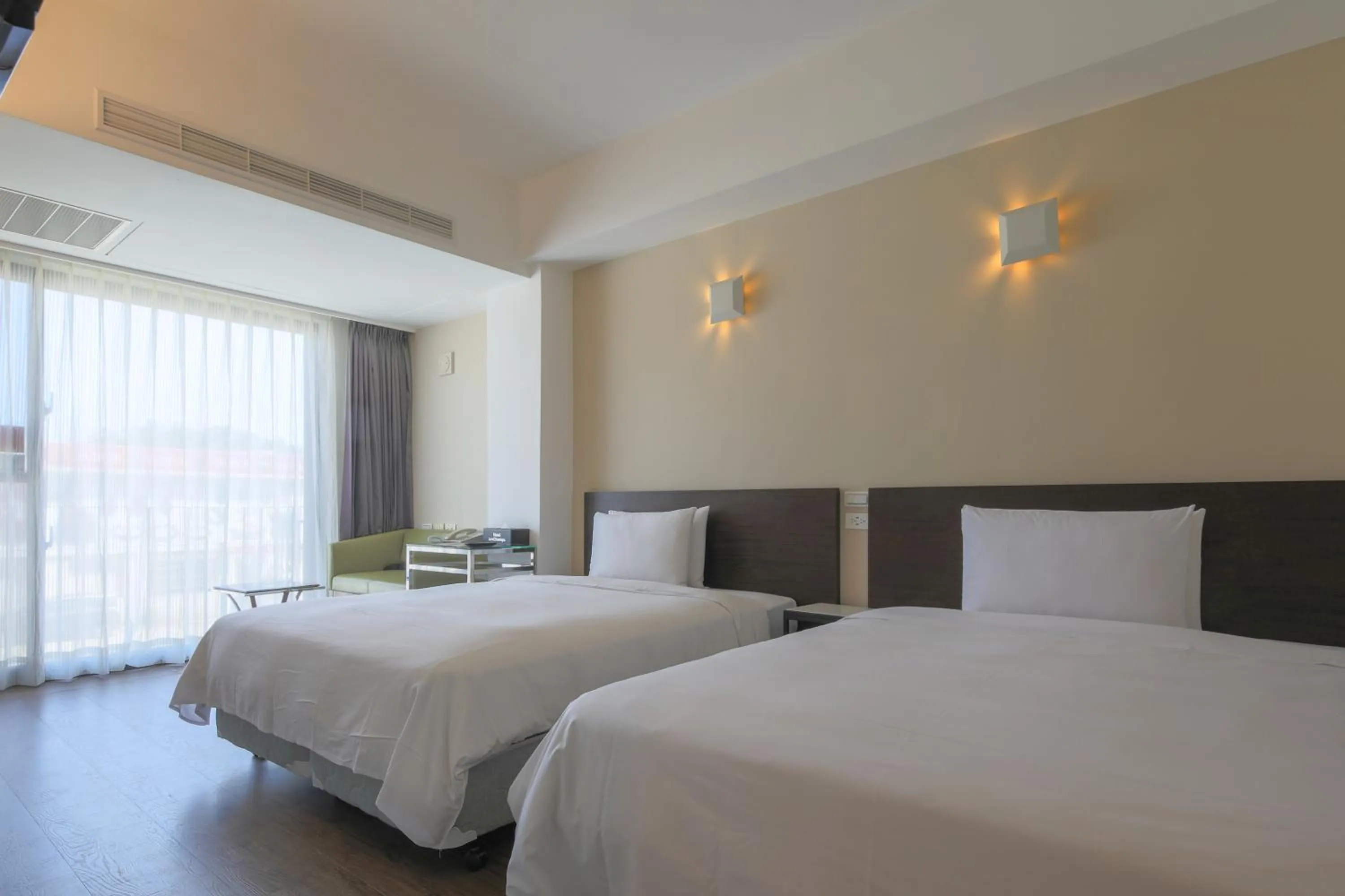 Photo of the whole room, Bed in Hotel Les Champs Hualien